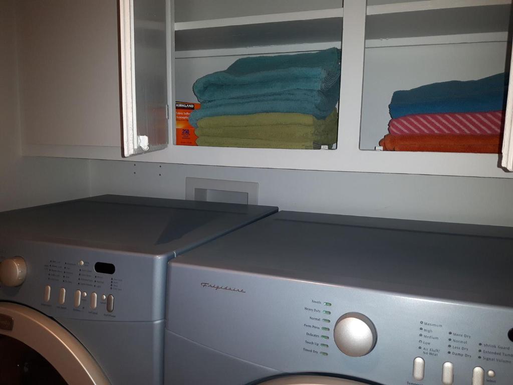 5 1/2 meublé avec deux chambres Trois  fermées  GRAND  Appartement 5 1_2 très agréable situé à 1750 rue labelle  | 47038895