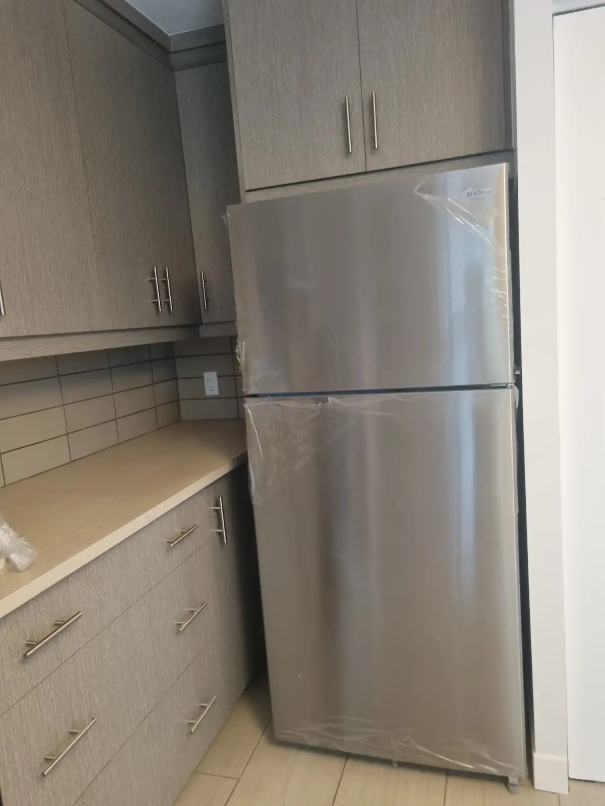 Chambre rénovée, meublée & tout inclus – Métro Monk $900 FEATURED | 486766441