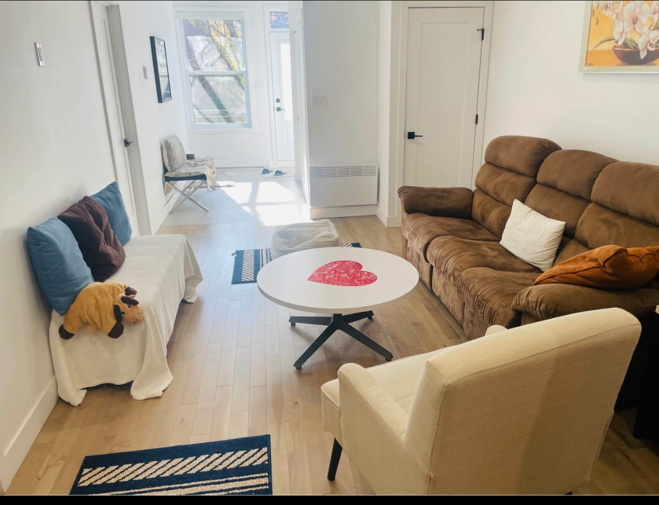 Un grand appartement disponible maintenant  | 1200821945