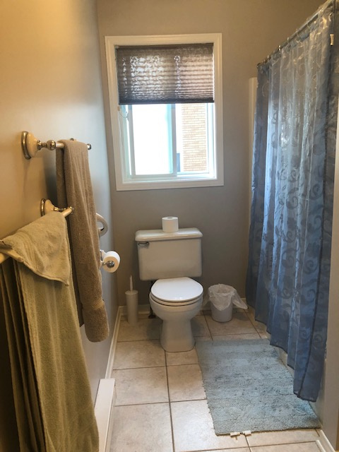 Chambre semi meublée en colocation à Hull | 443253909