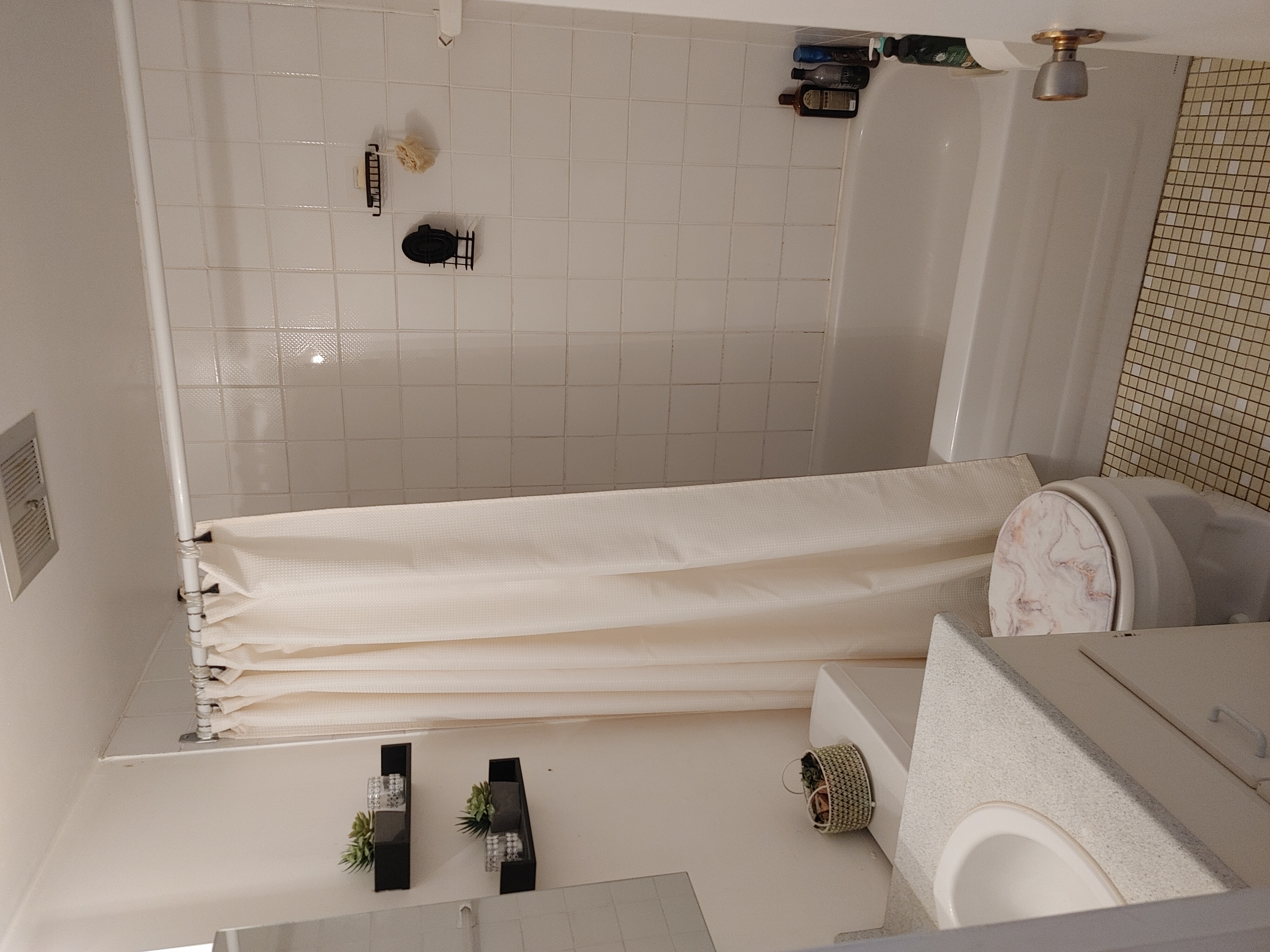 GRAND  4 1/2 Béton  Ensoleillé | 860391013