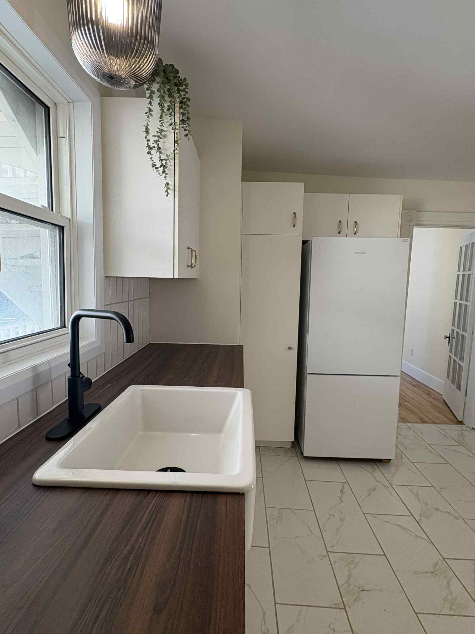 4 1/2 semi-meublé rénové avec cachet  | 158024246