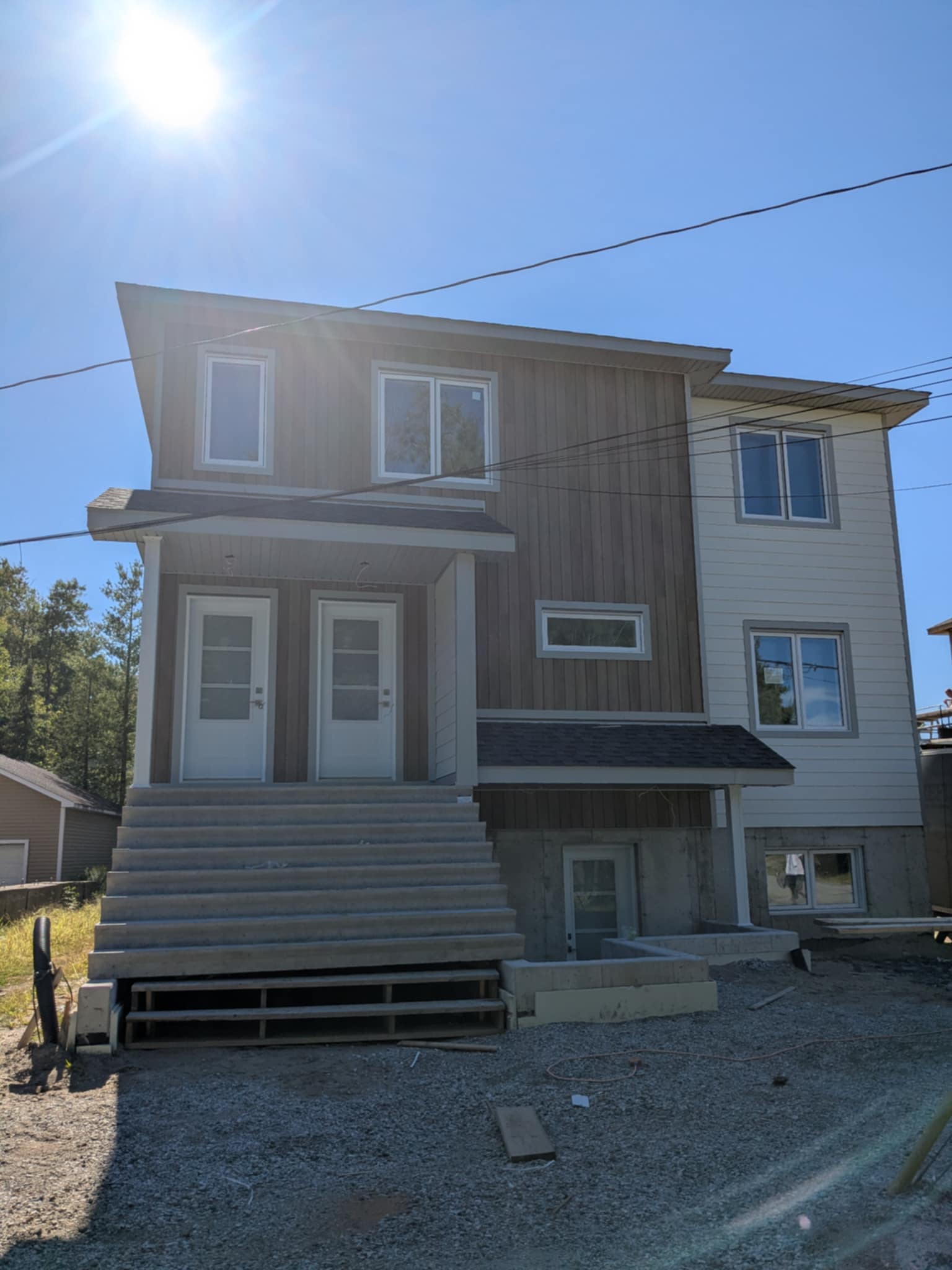 5 1/2 dans un Triplex - 2 salles de bain  | 1102540720
