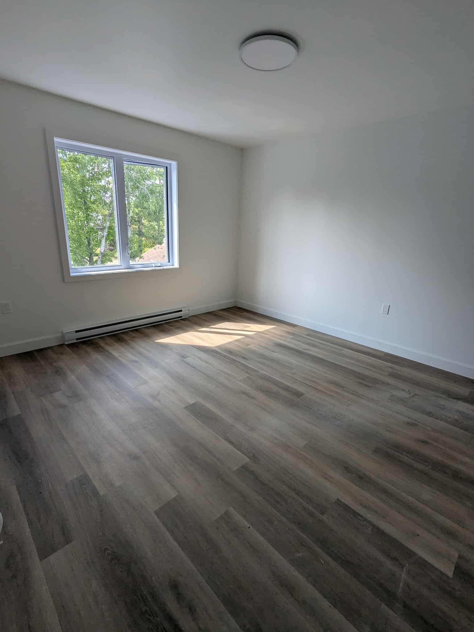 5 1/2 dans un Triplex - 2 salles de bain  | 1102540720