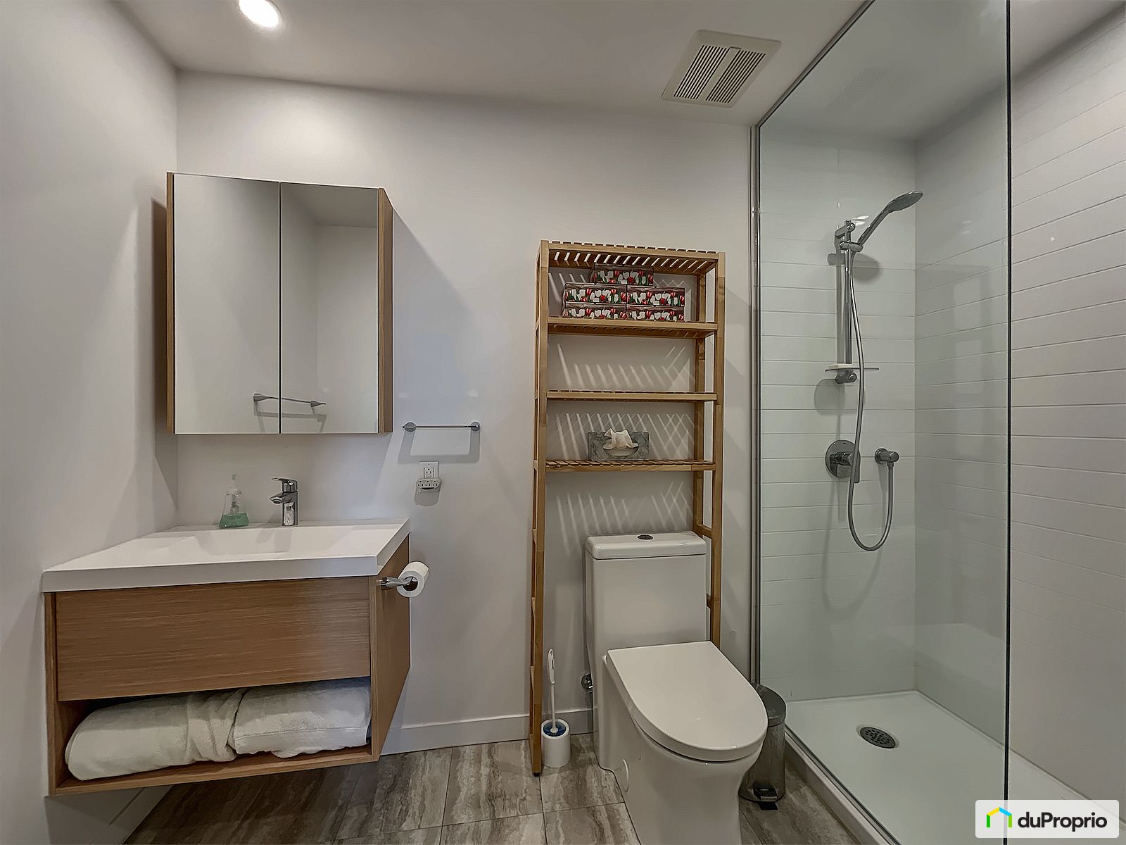 SUPERB OPPORTUNITY - REDUCED RENT FOR MOVING ABROAD! $2,400 per month ALL INCLUSIVE! VALUE OF $2,840-Ideal for 2 students | 1846465339