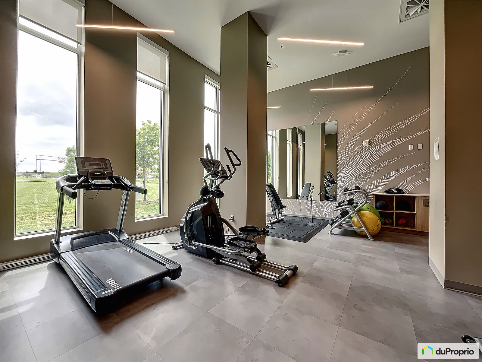 SUPERB OPPORTUNITY - REDUCED RENT FOR MOVING ABROAD! $2,400 per month ALL INCLUSIVE! VALUE OF $2,840-Ideal for 2 students | 1846465339