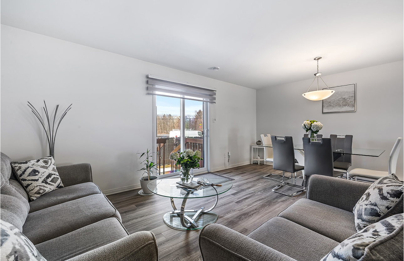 4 Beds 2.5 Baths - Townhouse | 1115845370