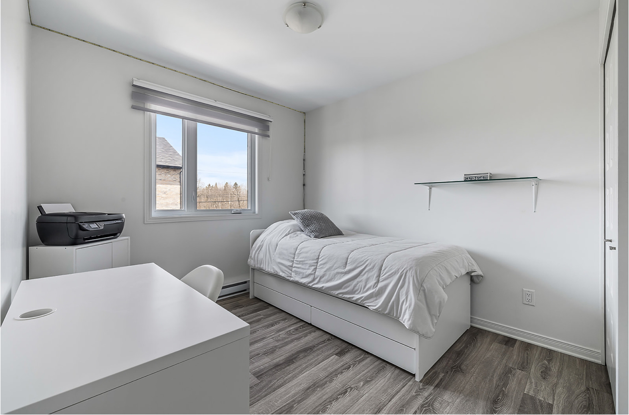 4 Beds 2.5 Baths - Townhouse | 1115845370