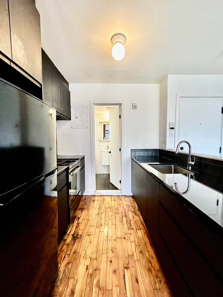 Studio meublé 1250$ - 1er octobre 2025 | 1188254638