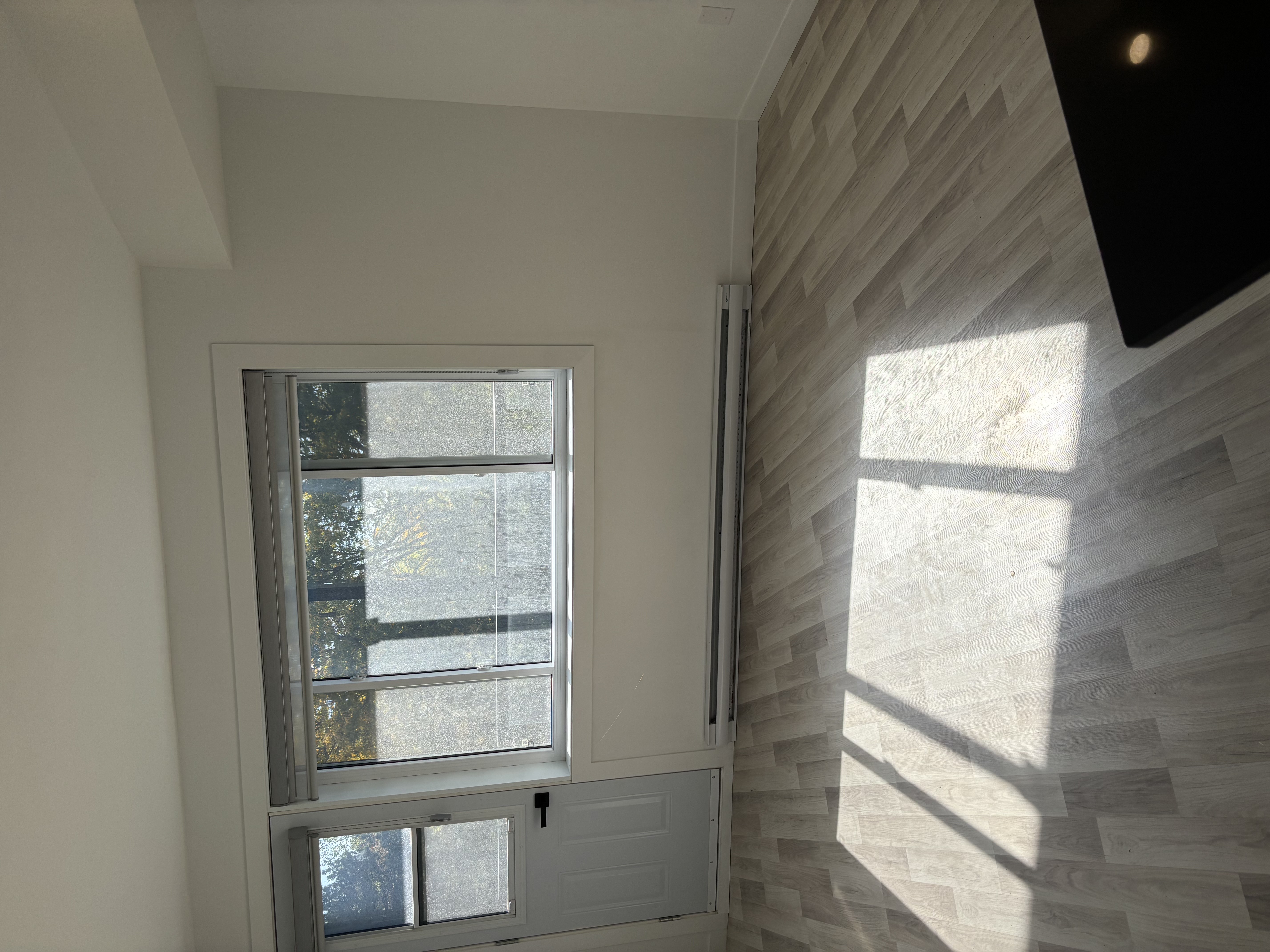 Studio rénové à louer – NDG / Métro Vendôme | 647938778
