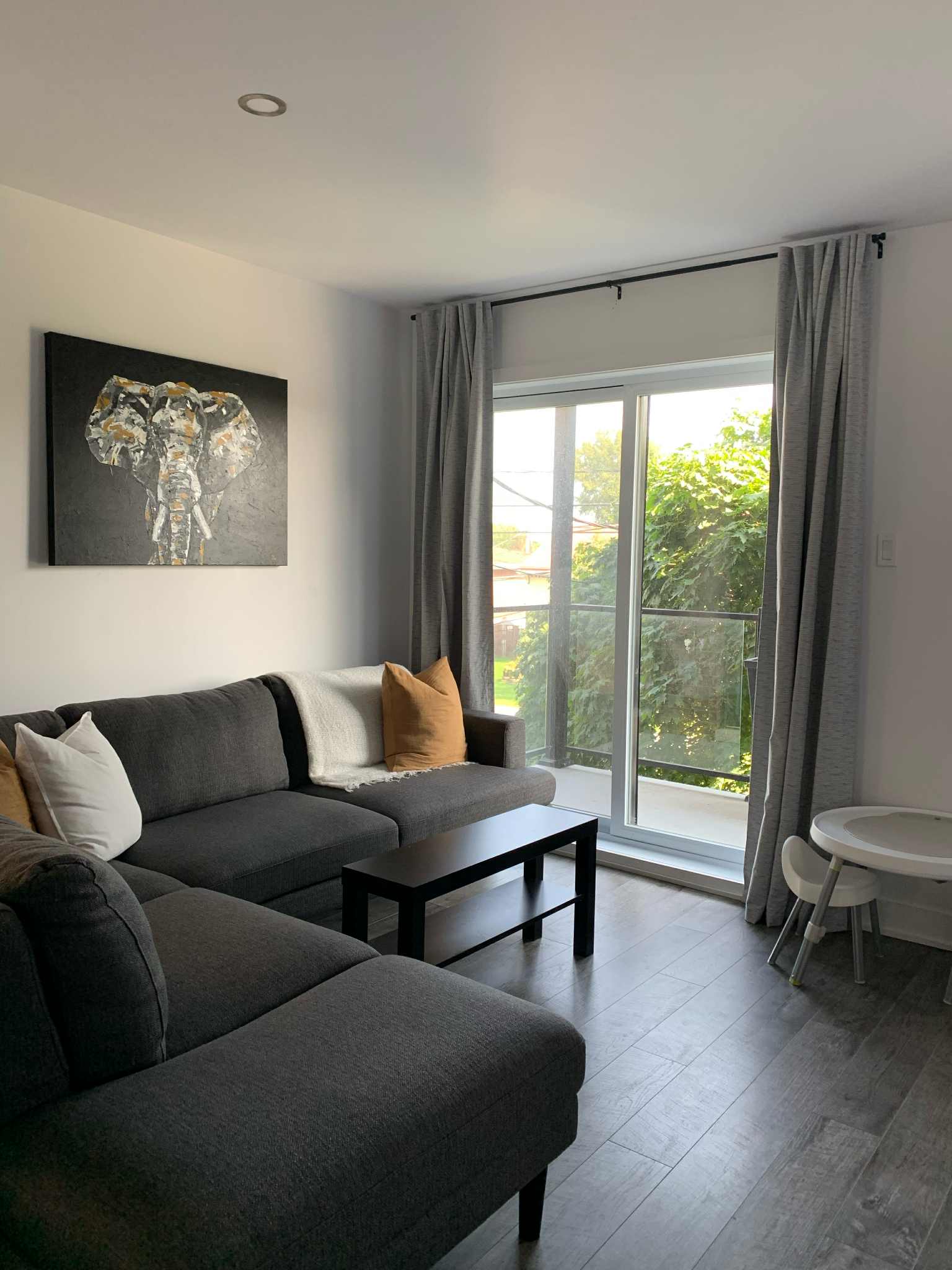Magnifique condo a louer style maison de ville  | 853698356