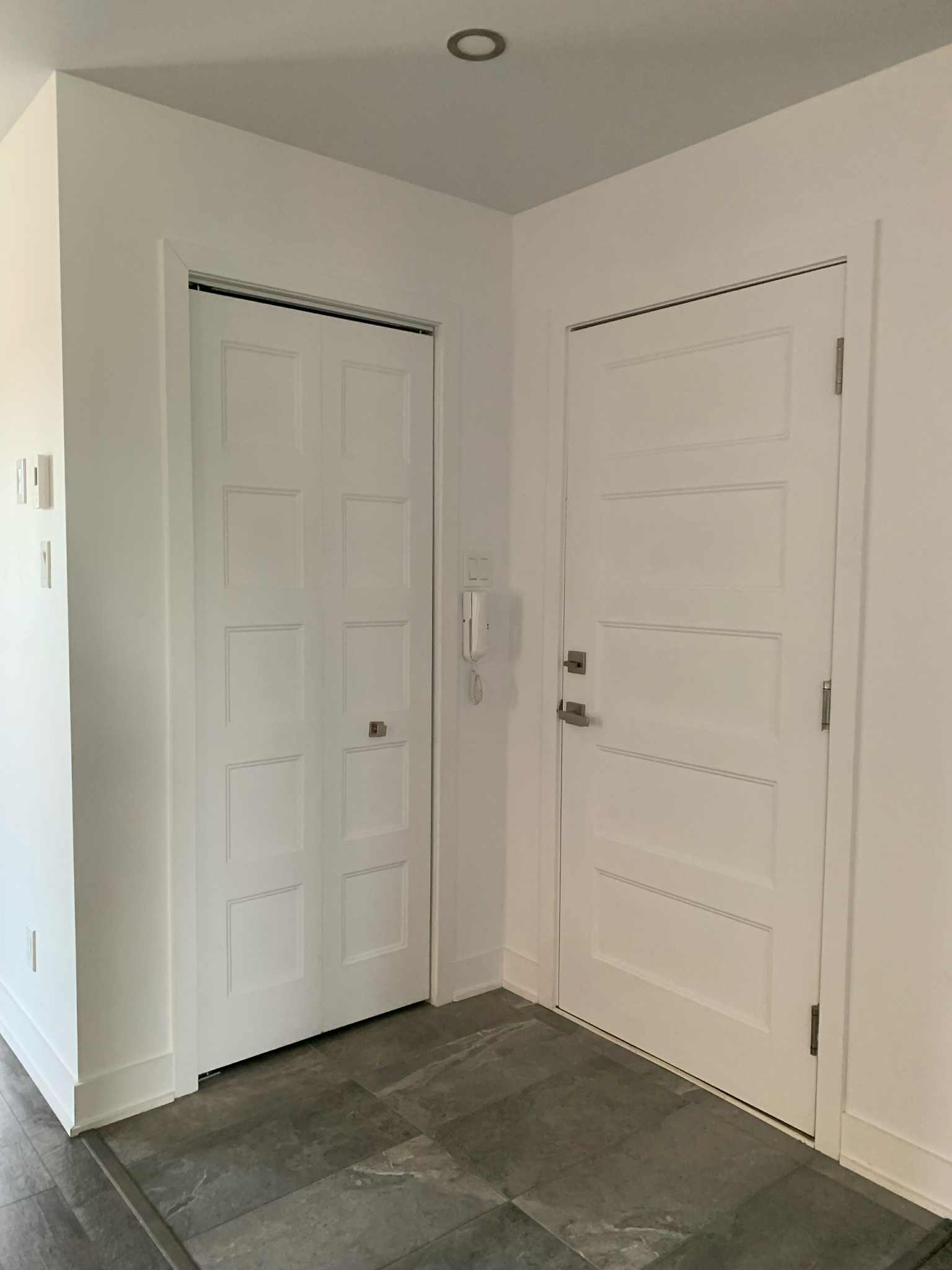 Magnifique condo a louer style maison de ville  | 853698356