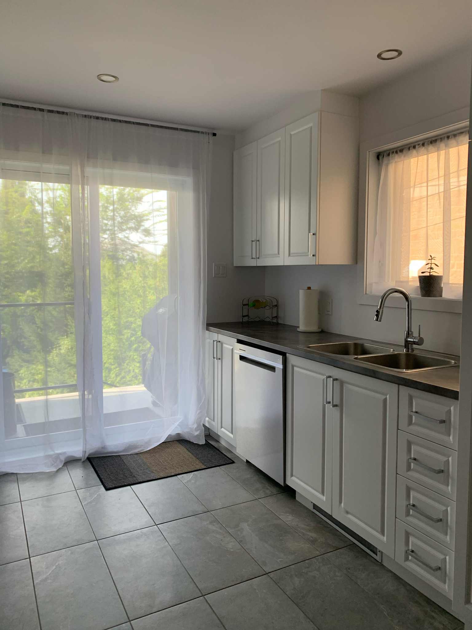 Magnifique condo a louer style maison de ville  | 853698356
