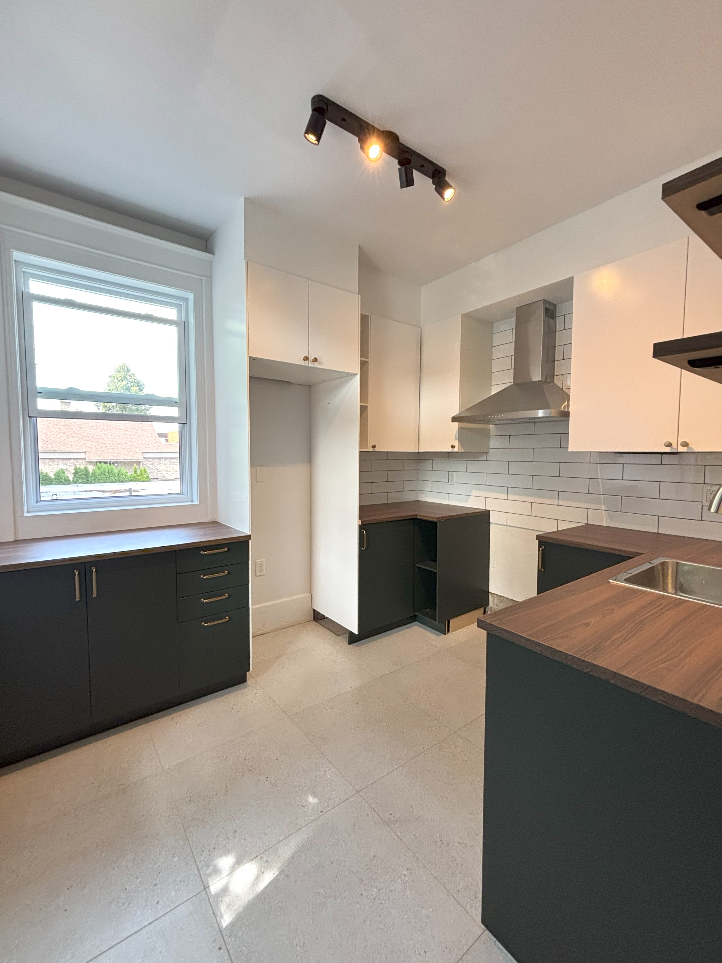 Fully renovated 5 1/2 apartment in Lachine | 1788513133