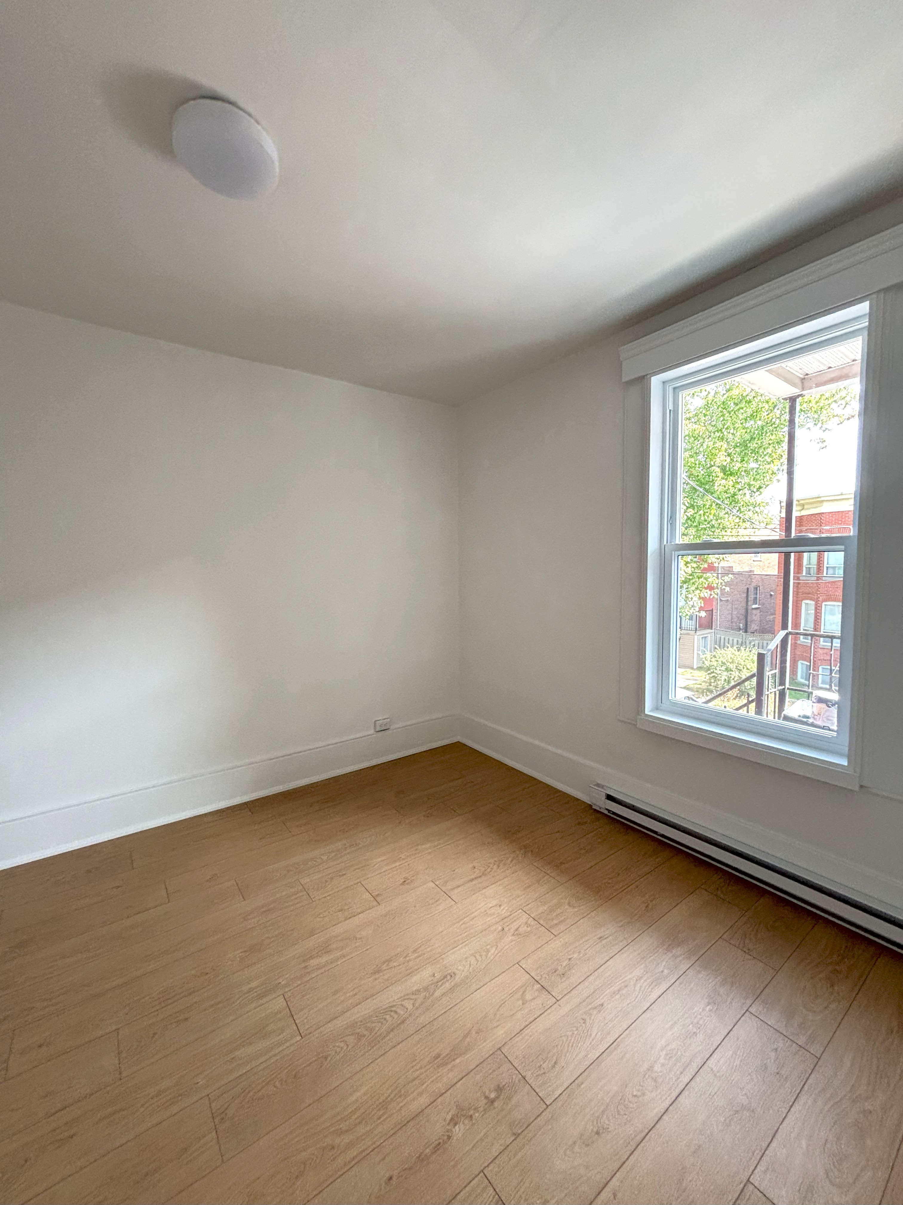 Fully renovated 5 1/2 apartment in Lachine | 1788513133