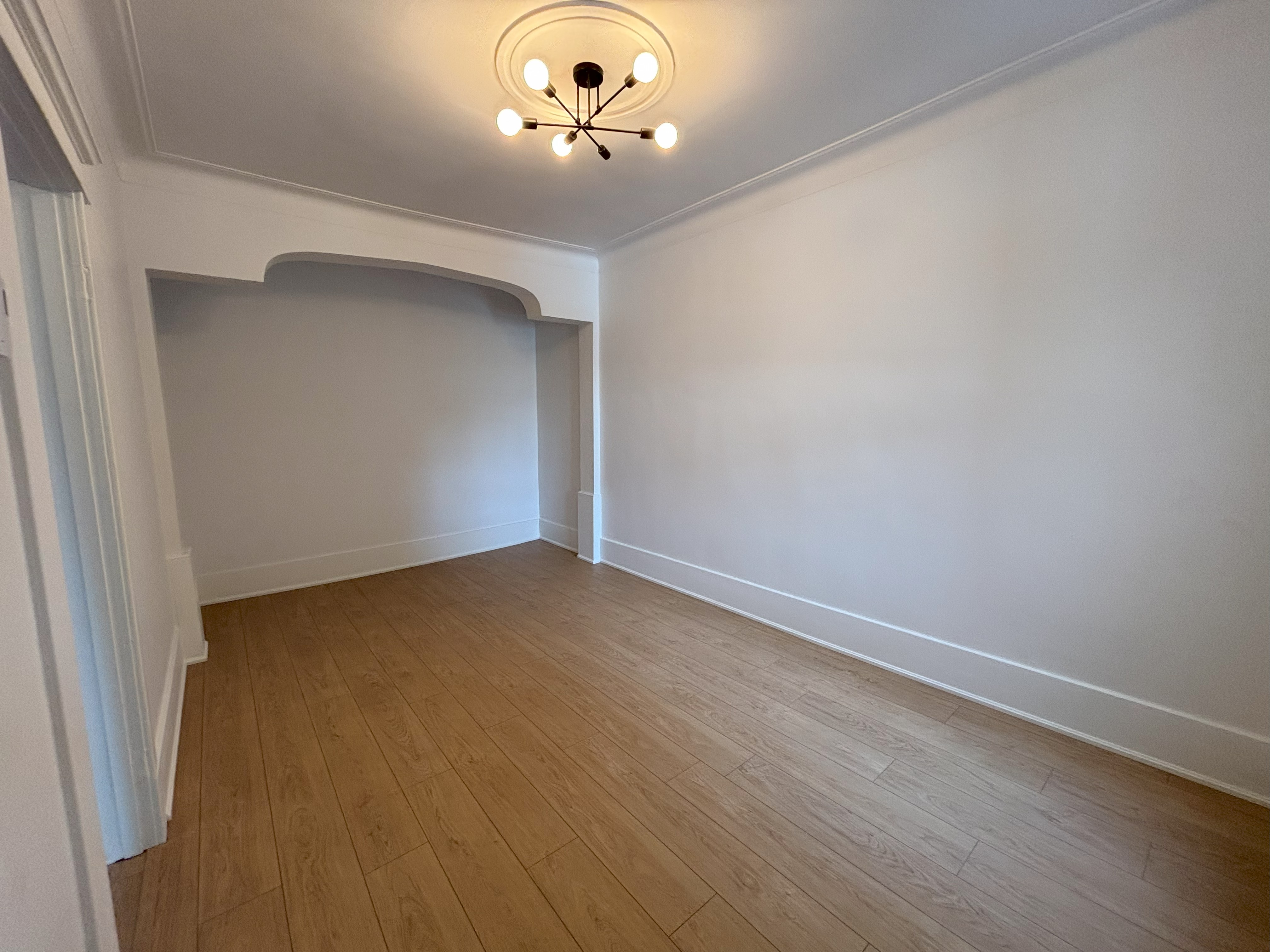 Fully renovated 5 1/2 apartment in Lachine | 1788513133
