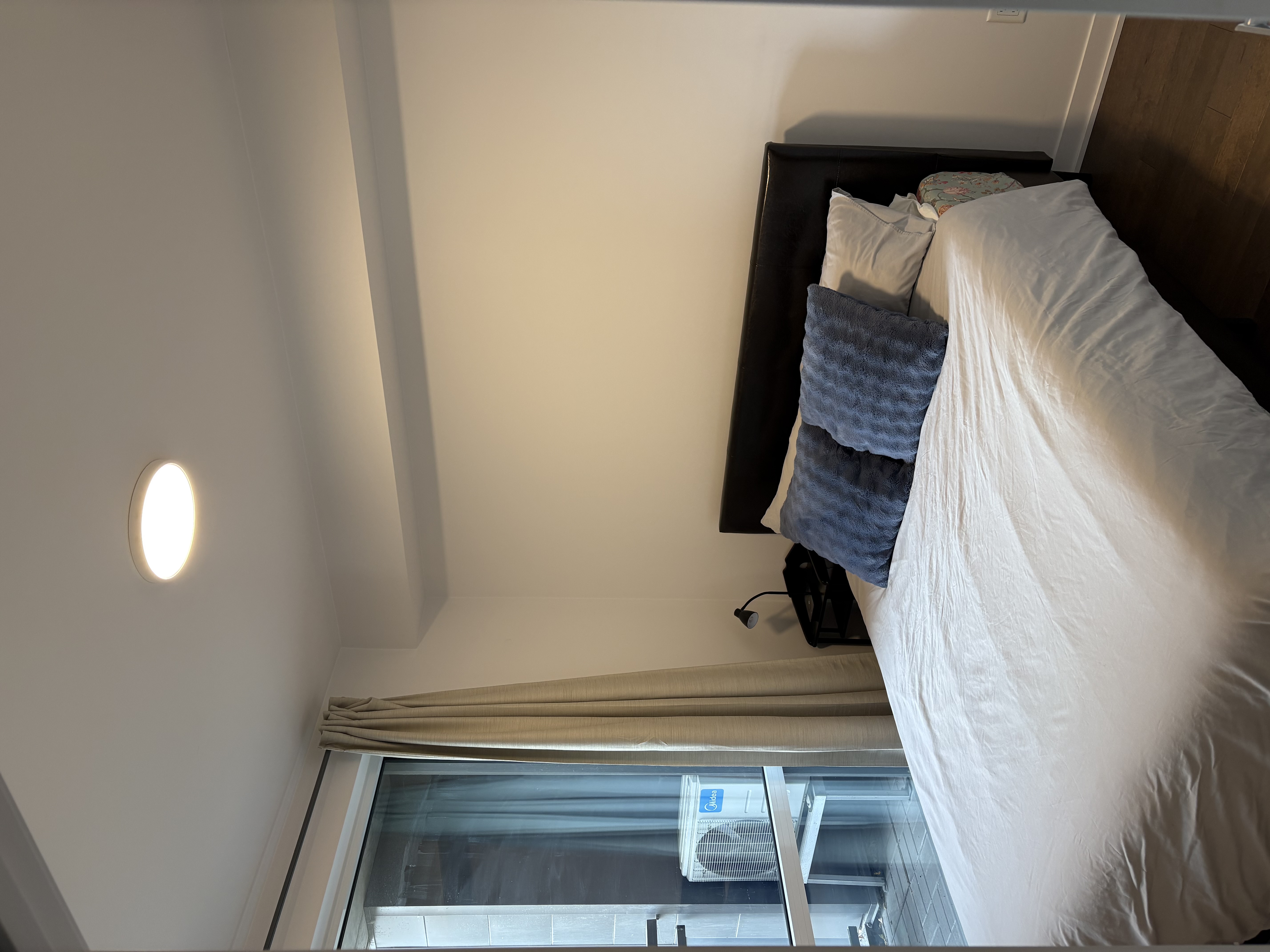 Cession de bail – 3 ½ entièrement meublé au Centre-Ville (Ville-Marie) | 1749532241