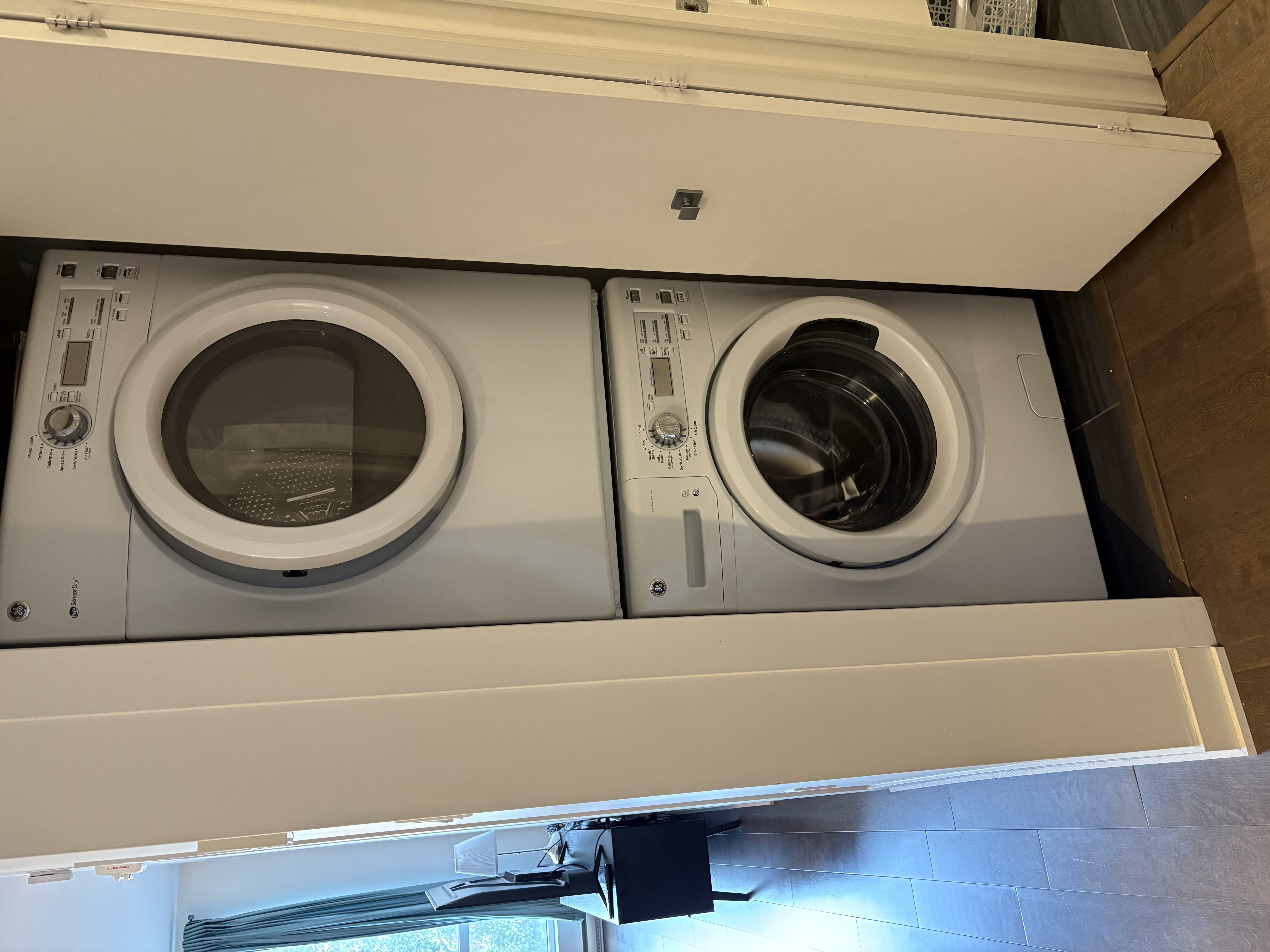 Cession de bail – 3 ½ entièrement meublé au Centre-Ville (Ville-Marie) | 1749532241