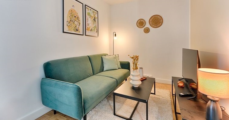 Splendide studio meublé tout équipé | 642243072
