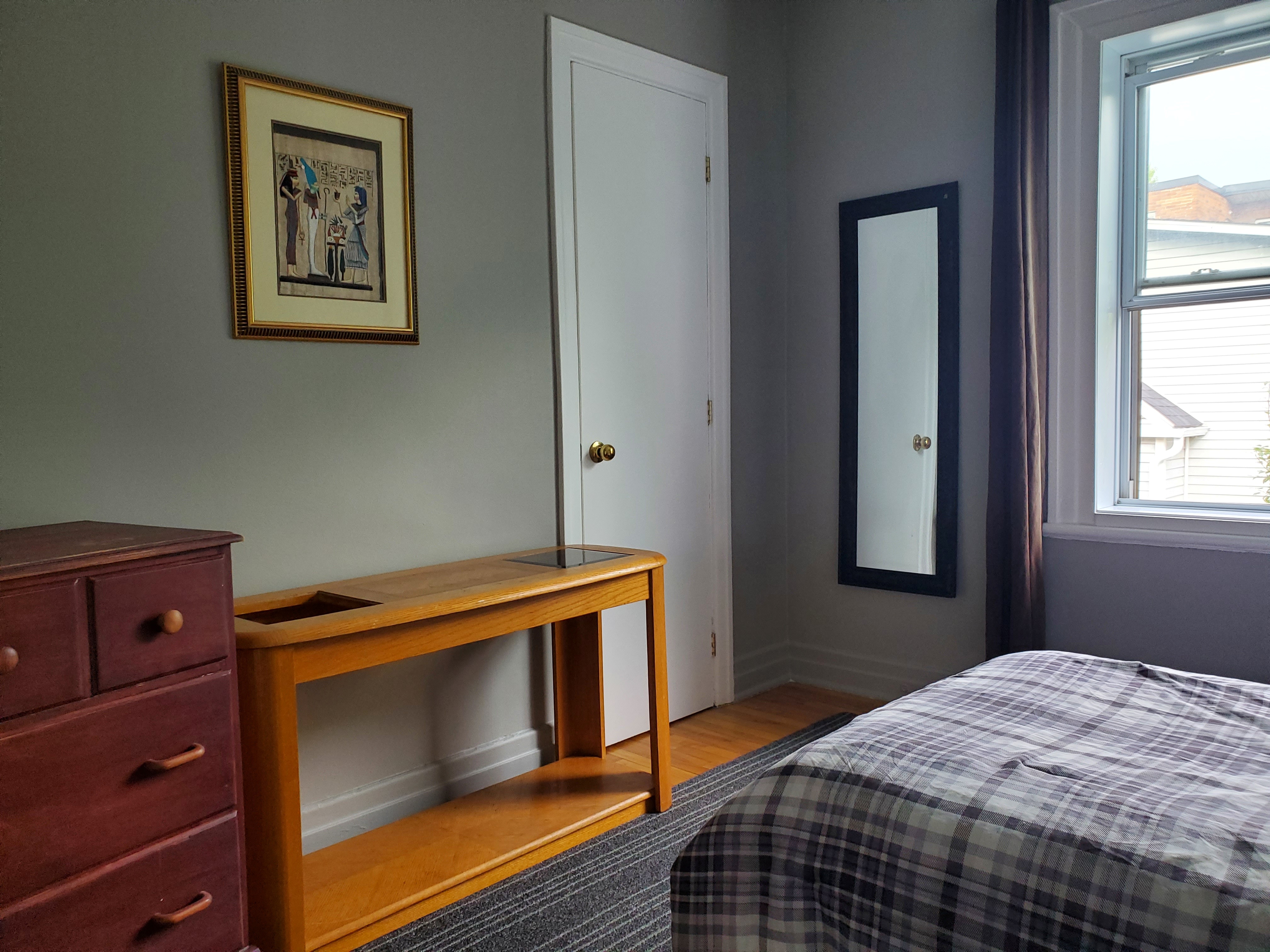 Métro Longueuil __ 2e station de Berri-UQAM __ Propre & Paisible | 1730693769