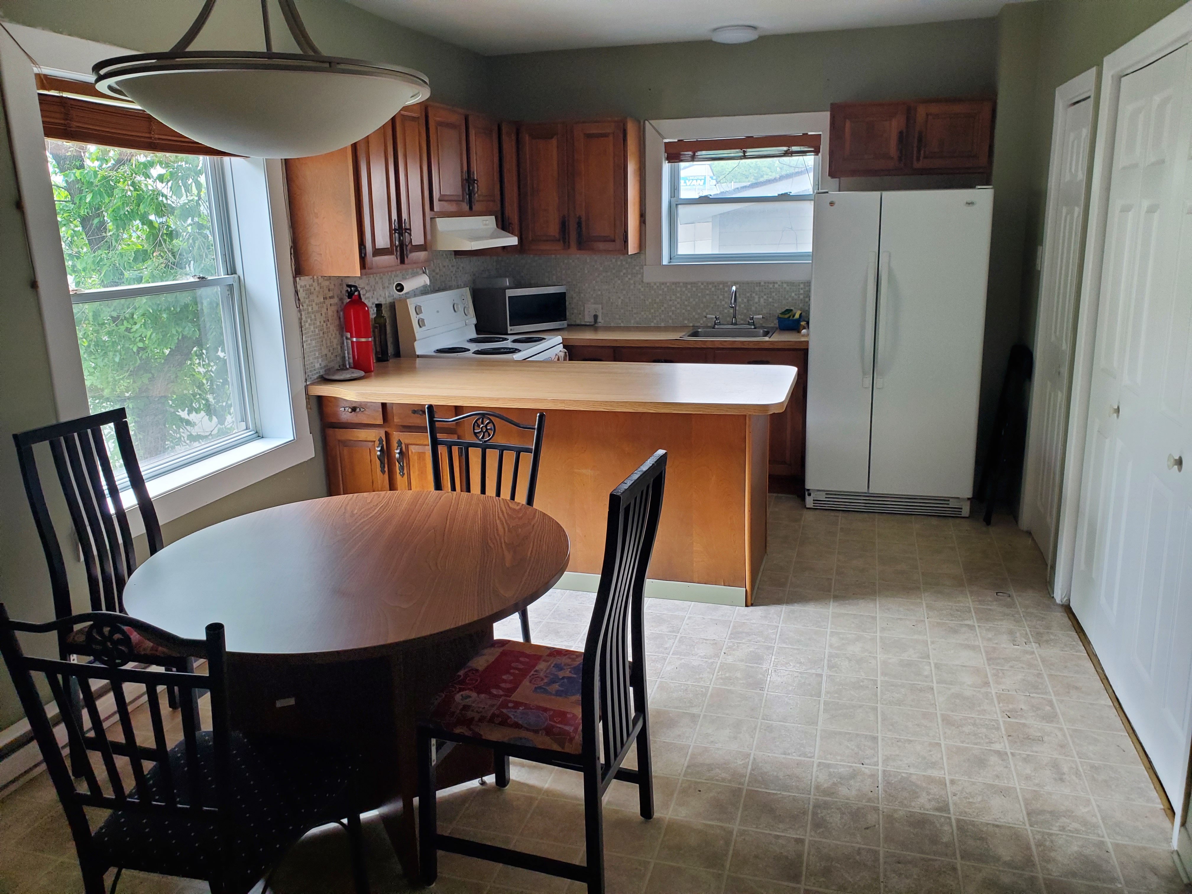 Métro Longueuil __ 2e station de Berri-UQAM __ Propre & Paisible | 1730693769