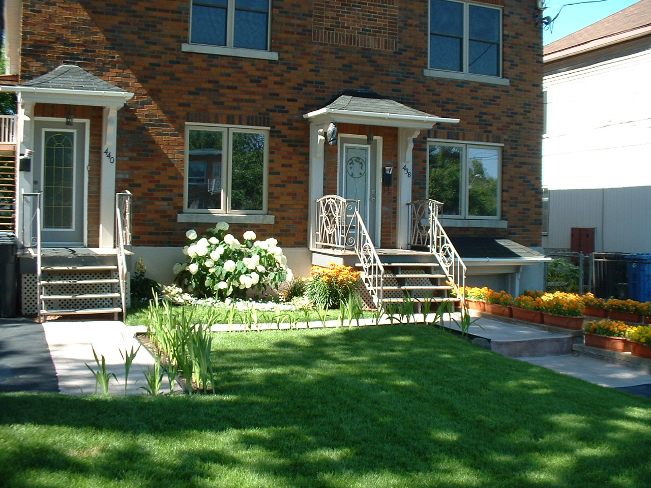 Métro Longueuil __ 2e station de Berri-UQAM __ Propre & Paisible | 1730693769