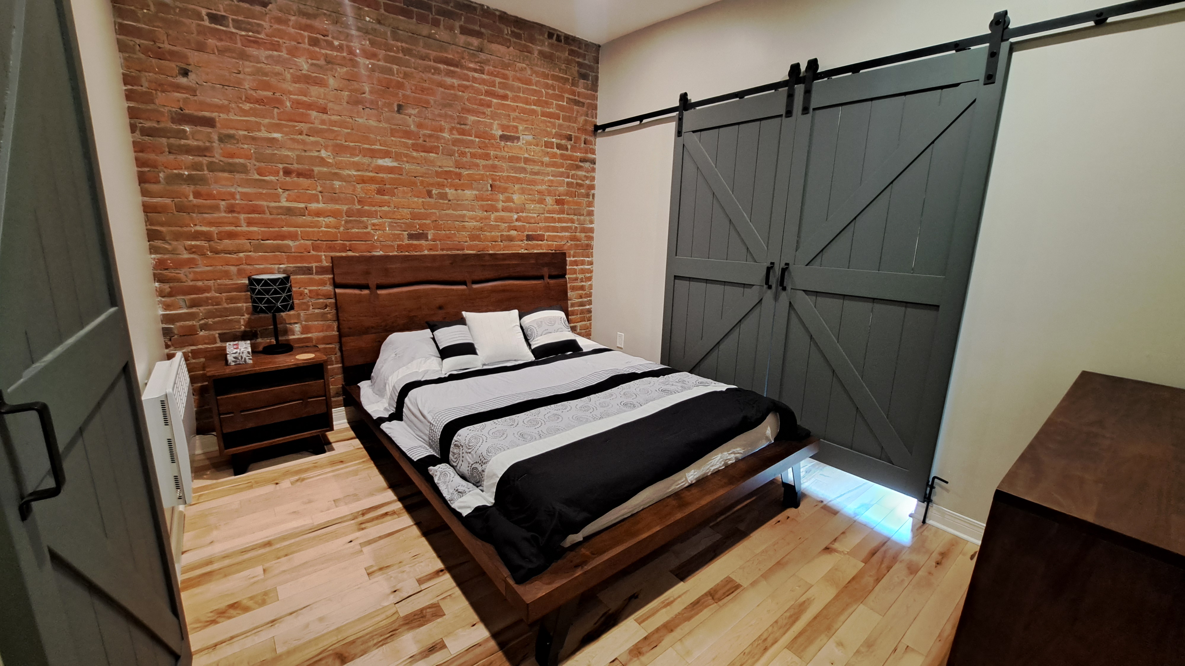 Plateau Mont-Royal: 4 closed bedroom appartment | 786858911