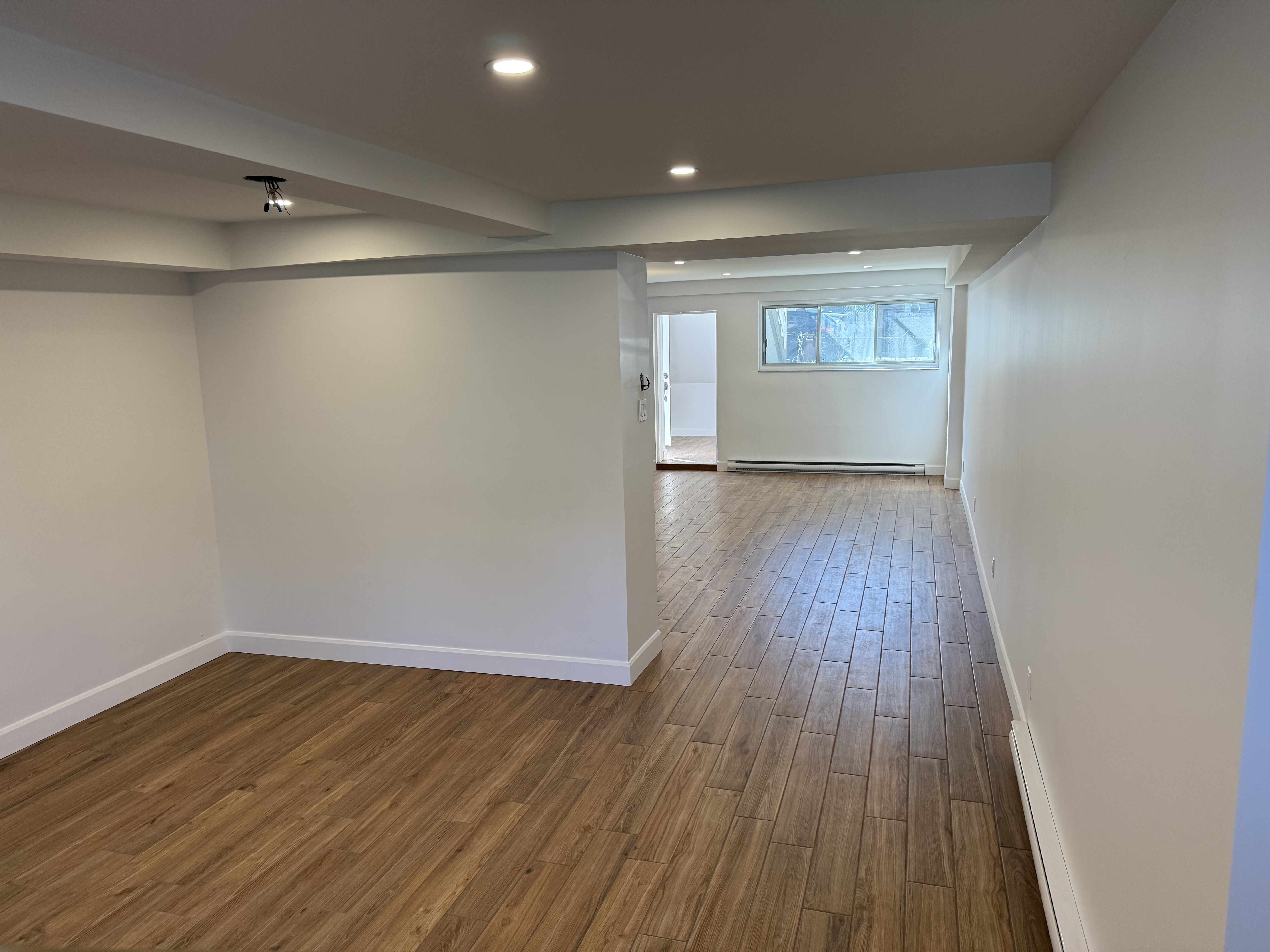 À louer – Spacieux 5½ rénové sur 2 étages avec garage et cour arrière***For Rent – Spacious Renovated 5½ on 2 Floors with Garage and Backyard | 1206233705