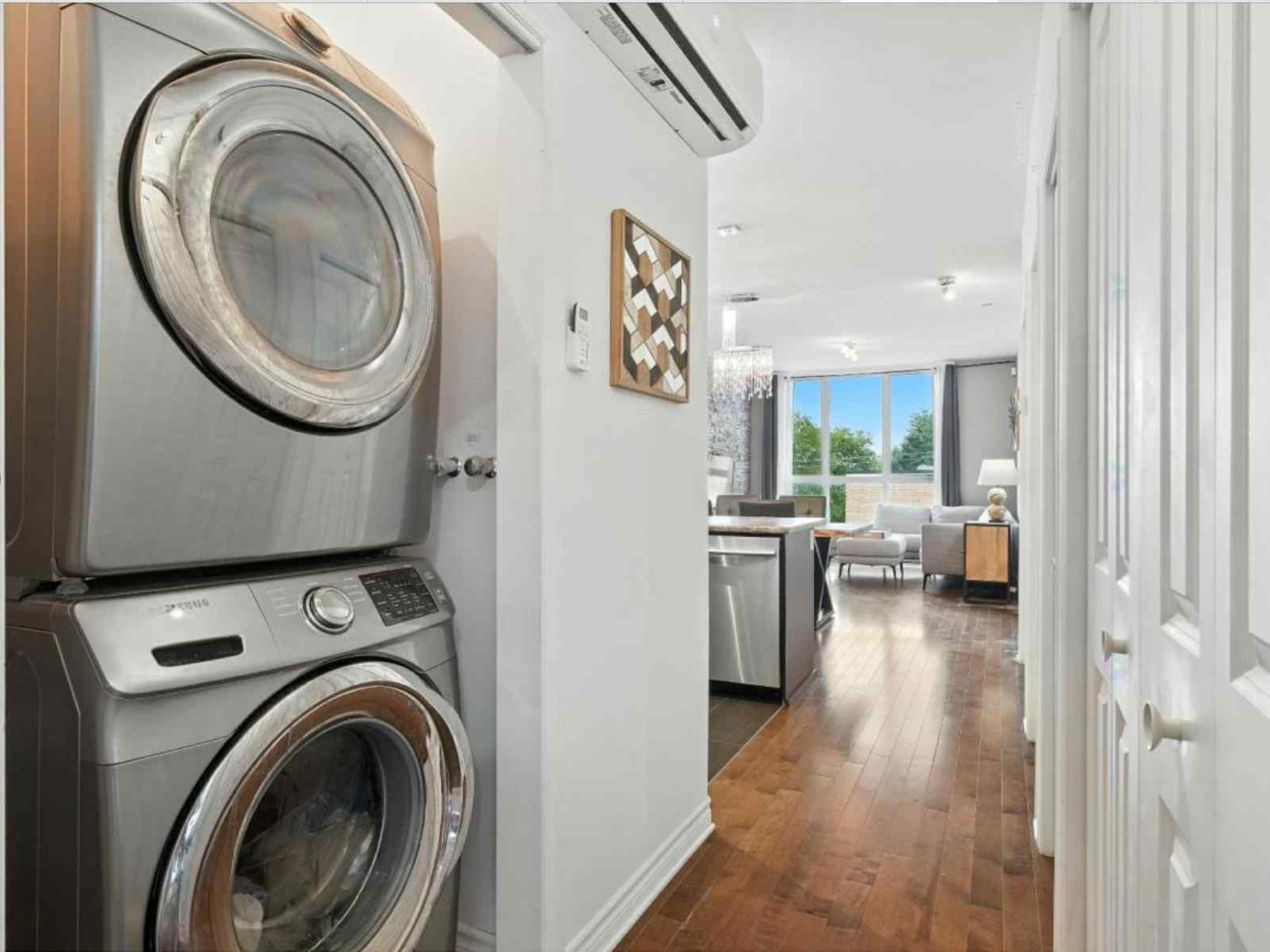 Magnifique 4 1/2 Condo Semi-Meublé avec Terrasse sur le Toit et Vue sur le Mont-Royal – Ahuntsic-Cartierville | 1866139413