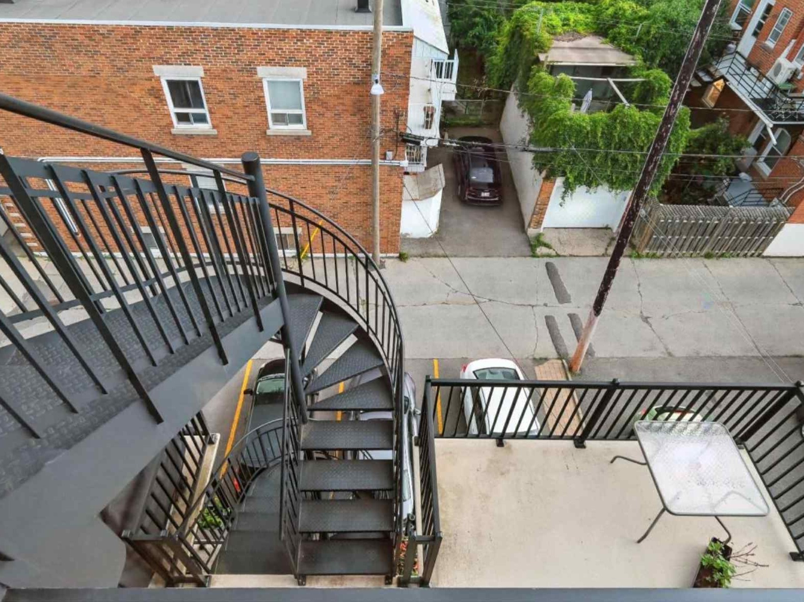 Magnifique 4 1/2 Condo Semi-Meublé avec Terrasse sur le Toit et Vue sur le Mont-Royal – Ahuntsic-Cartierville | 1866139413