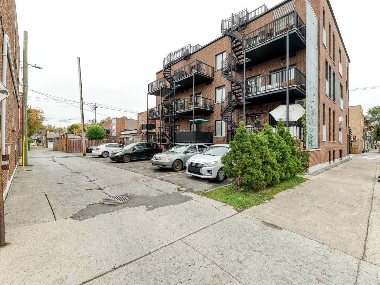 Magnifique 4 1/2 Condo Semi-Meublé avec Terrasse sur le Toit et Vue sur le Mont-Royal – Ahuntsic-Cartierville | 1866139413