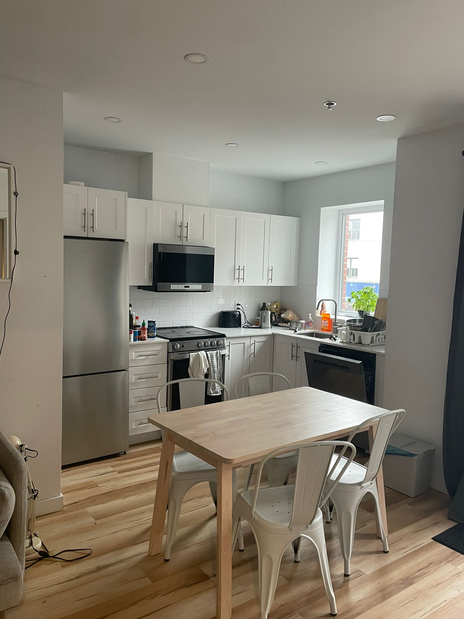 🏡 Chambre meublée dans coloc étudiante calme et conviviale – métro Laurier à 1 min 🧡 | 462340162