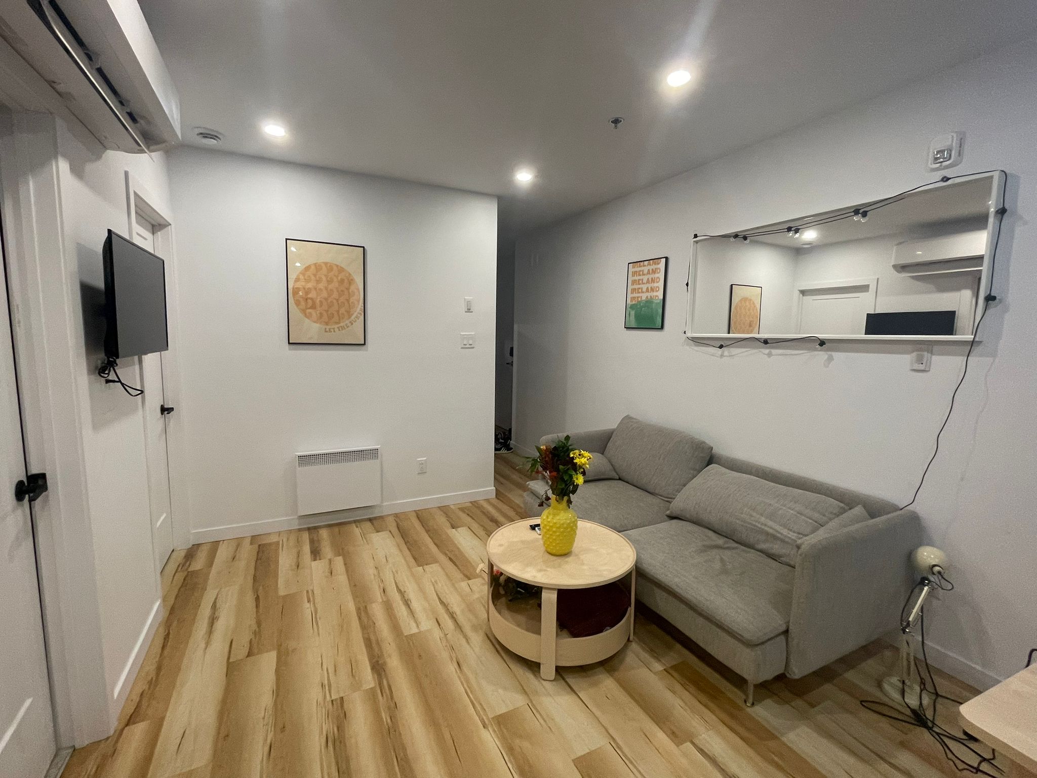 🏡 Chambre meublée dans coloc étudiante calme et conviviale – métro Laurier à 1 min 🧡 | 462340162