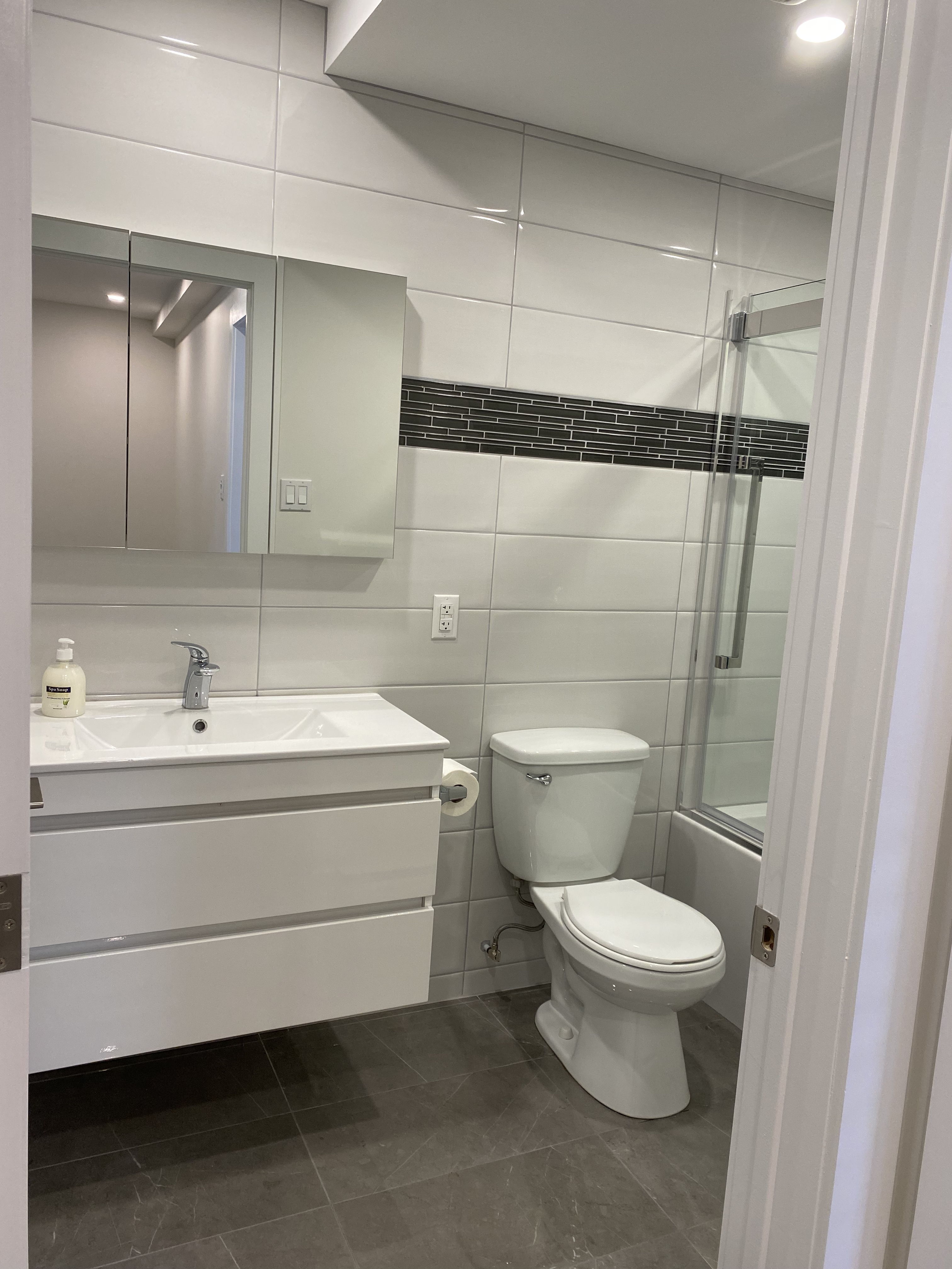 Lasalle 4 1/2 sous-sol rénové avec électroménagers | 178281673