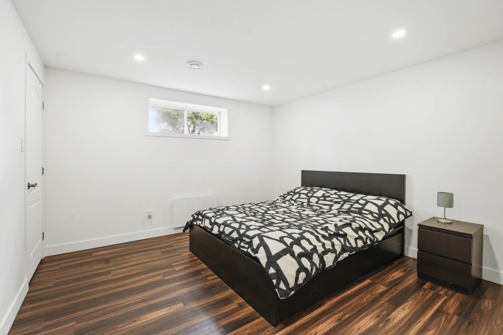 🔥 Bachelor entièrement rénové meublé 🏠  | 1303790560