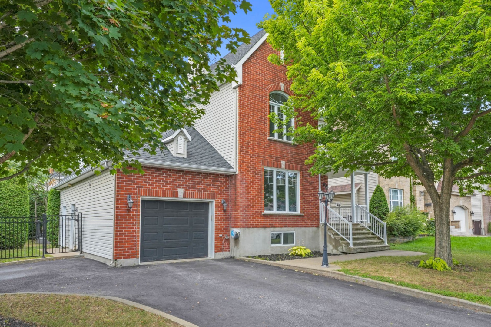 🔥 Bachelor entièrement rénové meublé 🏠  | 1303790560