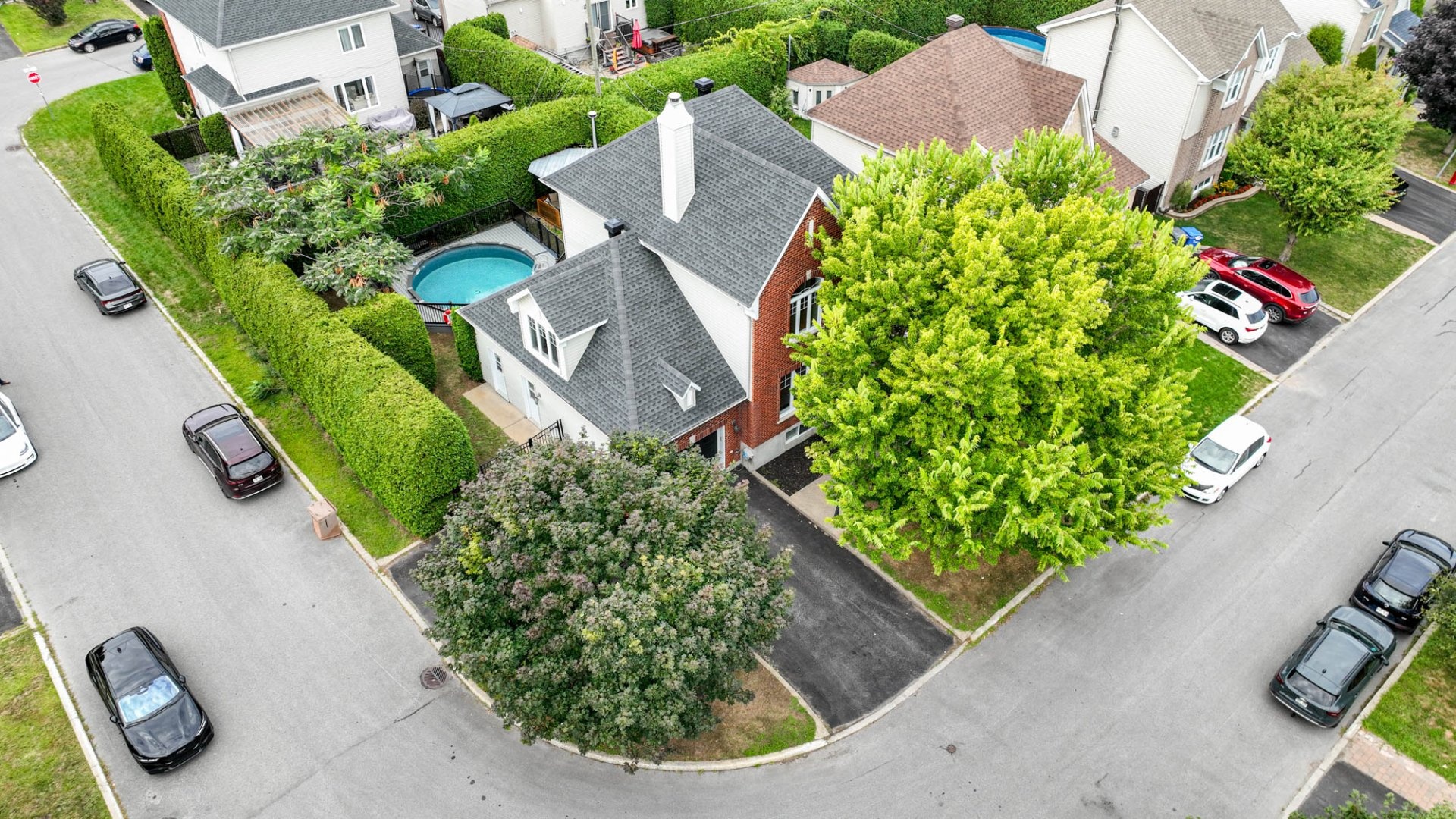 🔥 Bachelor entièrement rénové meublé 🏠  | 1303790560