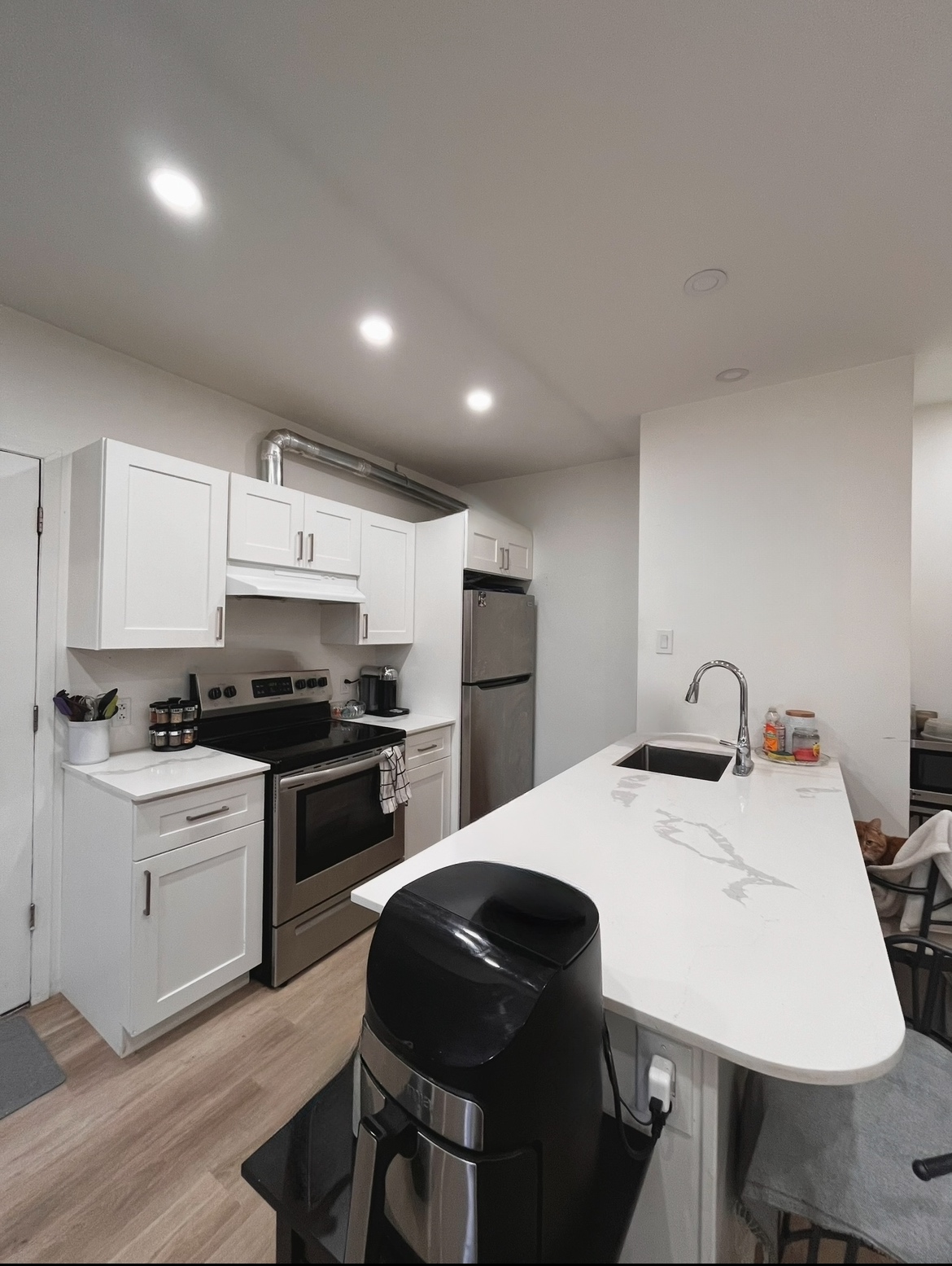 5 1/2 for rent 1577$ monthly in ndg | 2067951363