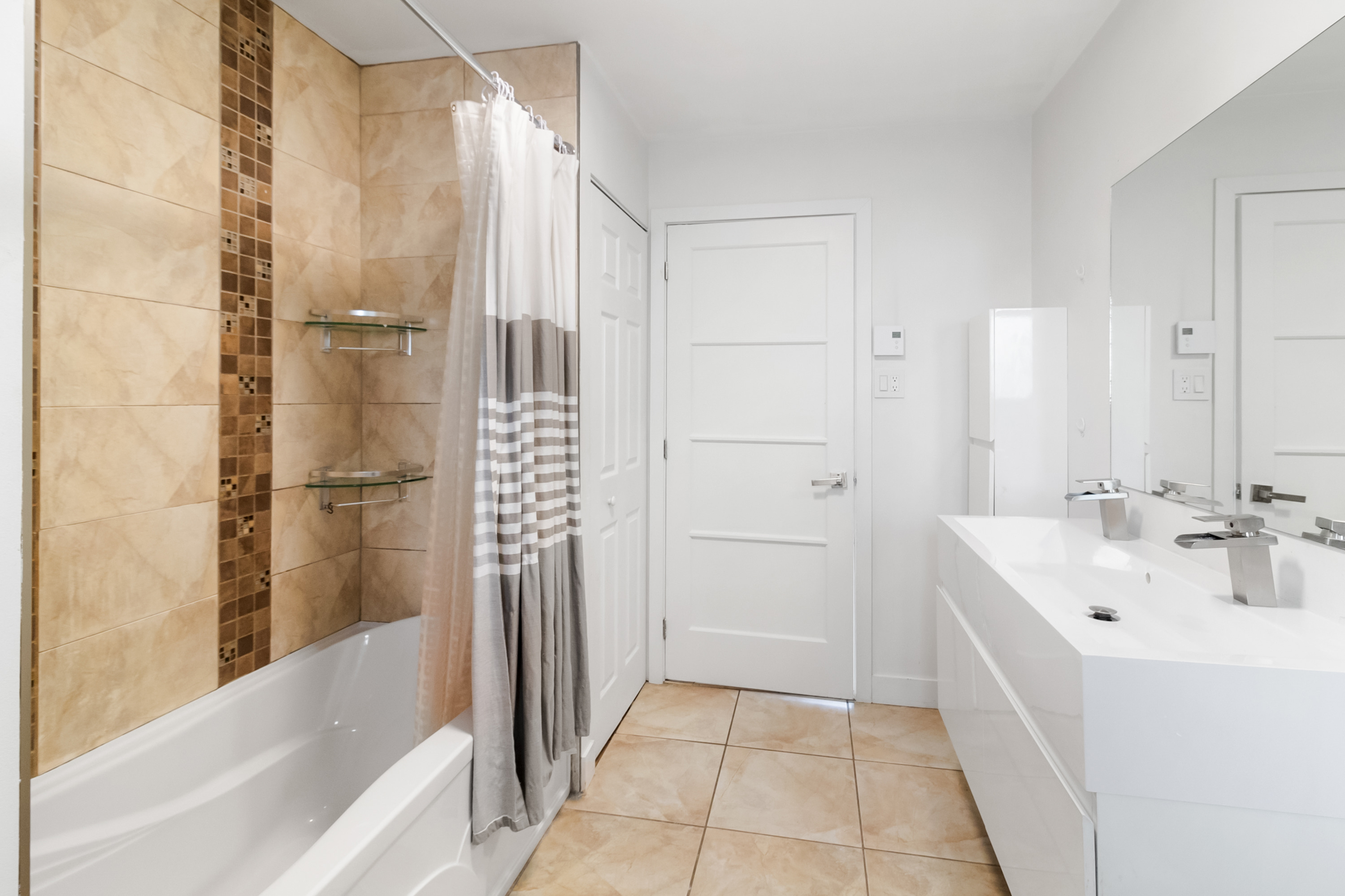 Grand 5 ½ moderne et lumineux à Blainville | 1682494962