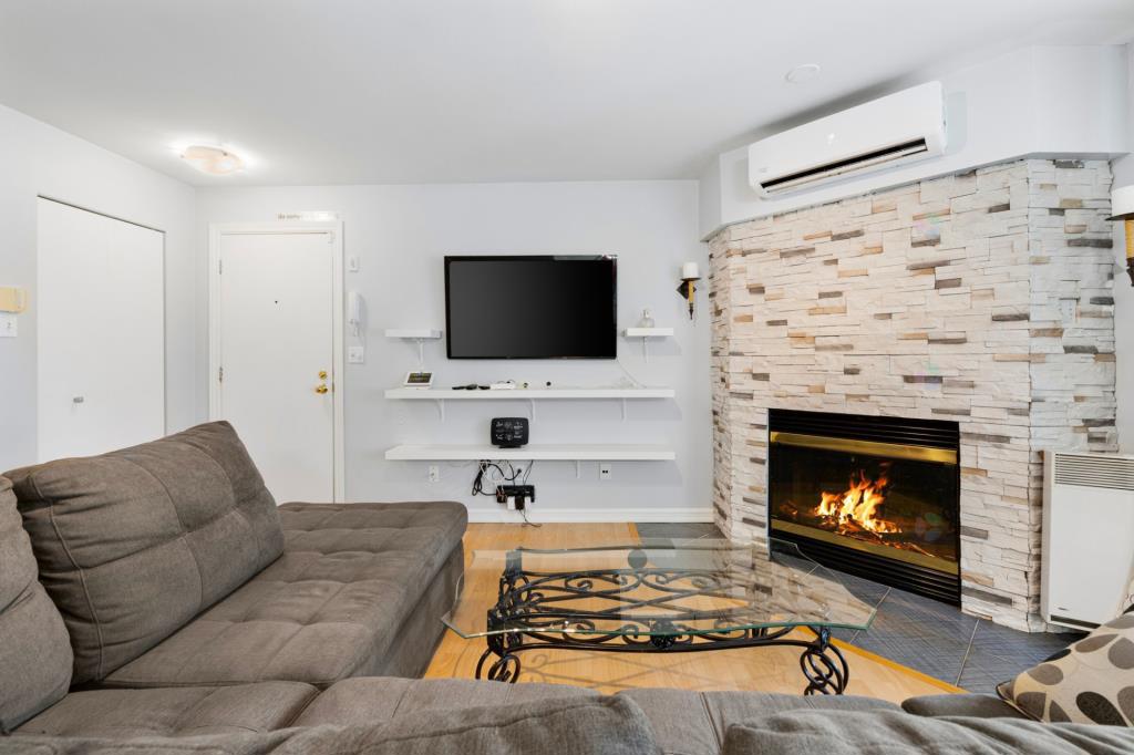 Condo chaleureux de 2 chambres situé à Repentigny | 1352991051