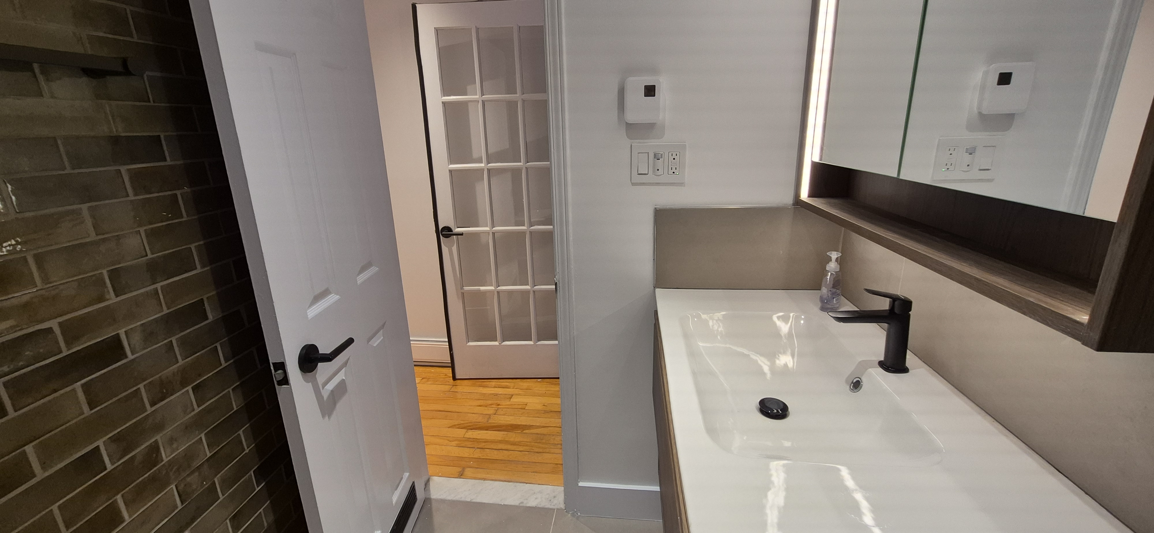 Studio TOUT INCLUS : Internet Illimité, TV, Lit, Électros! PRÊT-À-VIVRE! | 550796544