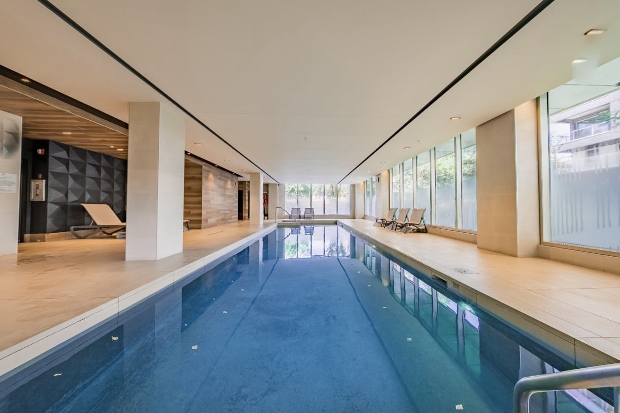 Old Montreal Condo 3½ | Top Floor | Double Balcony | Quiet | 236131178