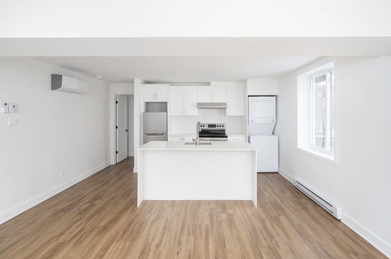 CESSION DE BAIL - Lumineux 3 ½ à louer avec STATIONNEMENT INCLUS  | 1374896191