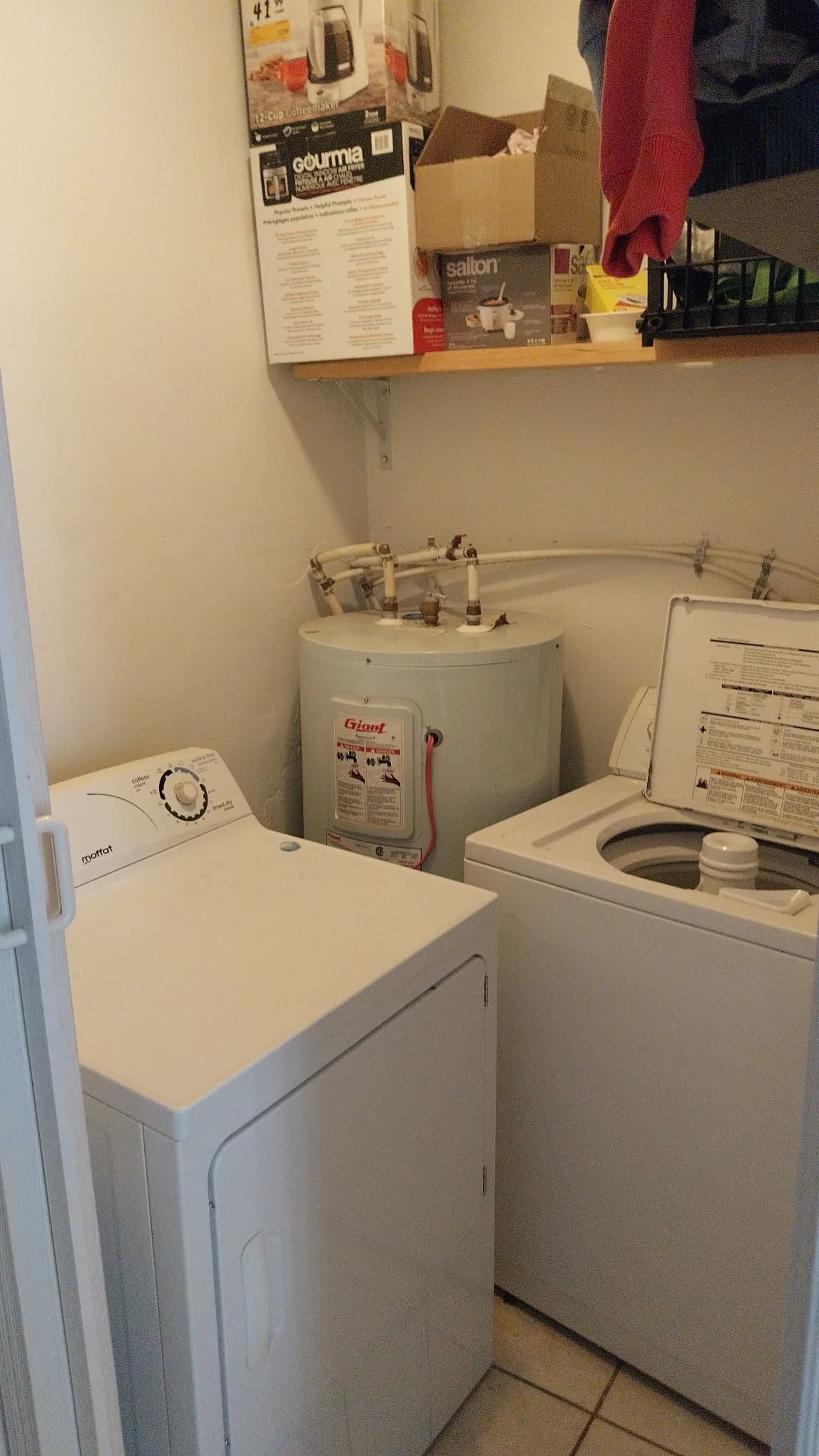 Verdun | Chambre + balcon privé | Métro 3 min | Laveuse/sécheuse | 866249168