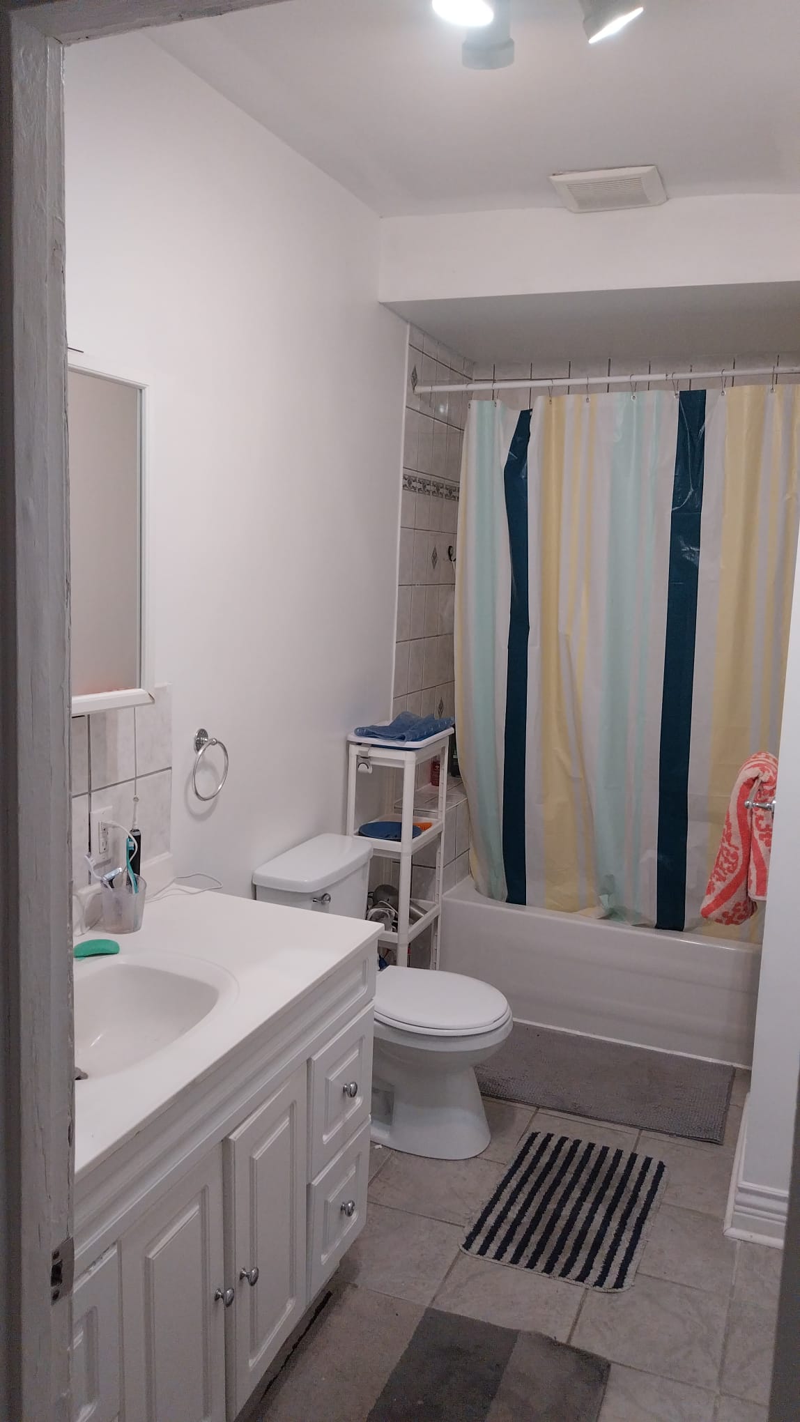 Verdun | Chambre + balcon privé | Métro 3 min | Laveuse/sécheuse | 866249168