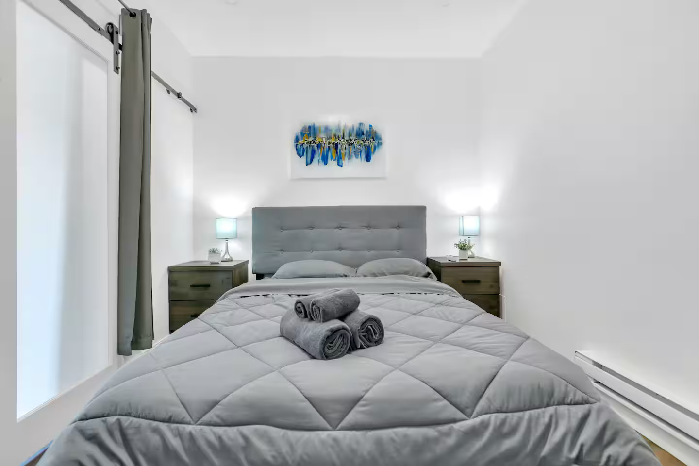 May 2026: completely furnished three-bedroom apartment in Plateau Mont-Royal | 64698244