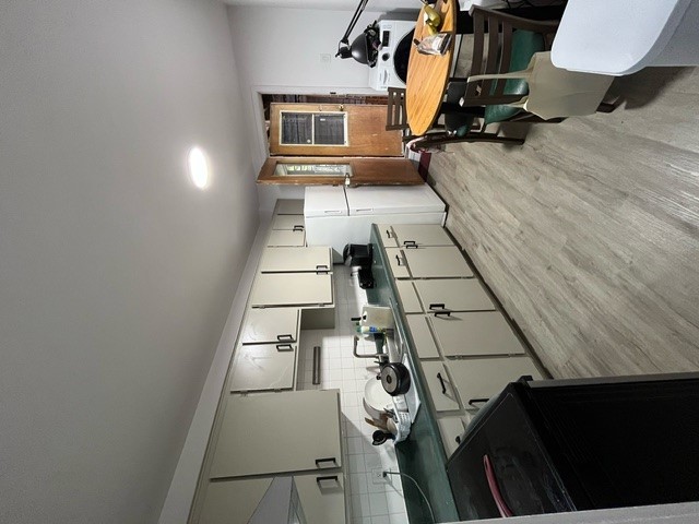 Fully furnished three-bedroom apartment on Plateau Mont-Royal for May 2026  | 1176617880