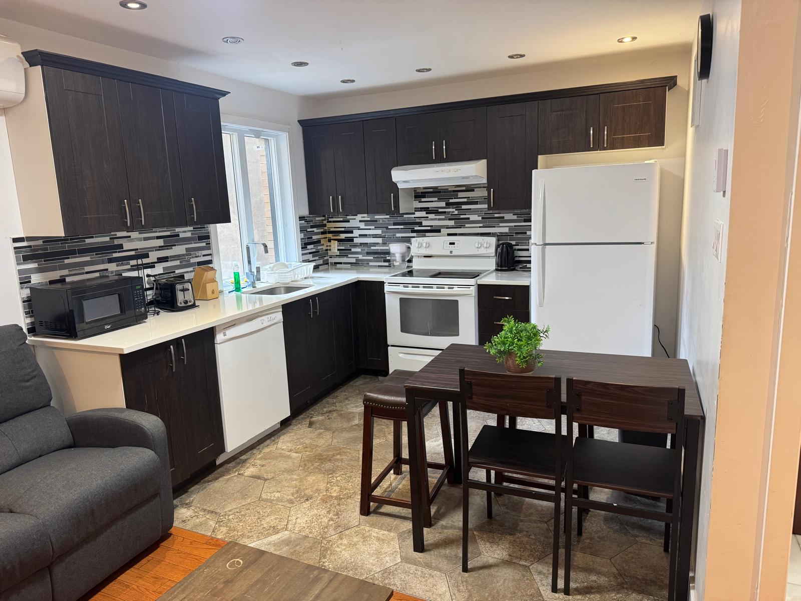 Fully furnished four-bedroom apartment on Plateau Mont-Royal for May 2026 | 207926644