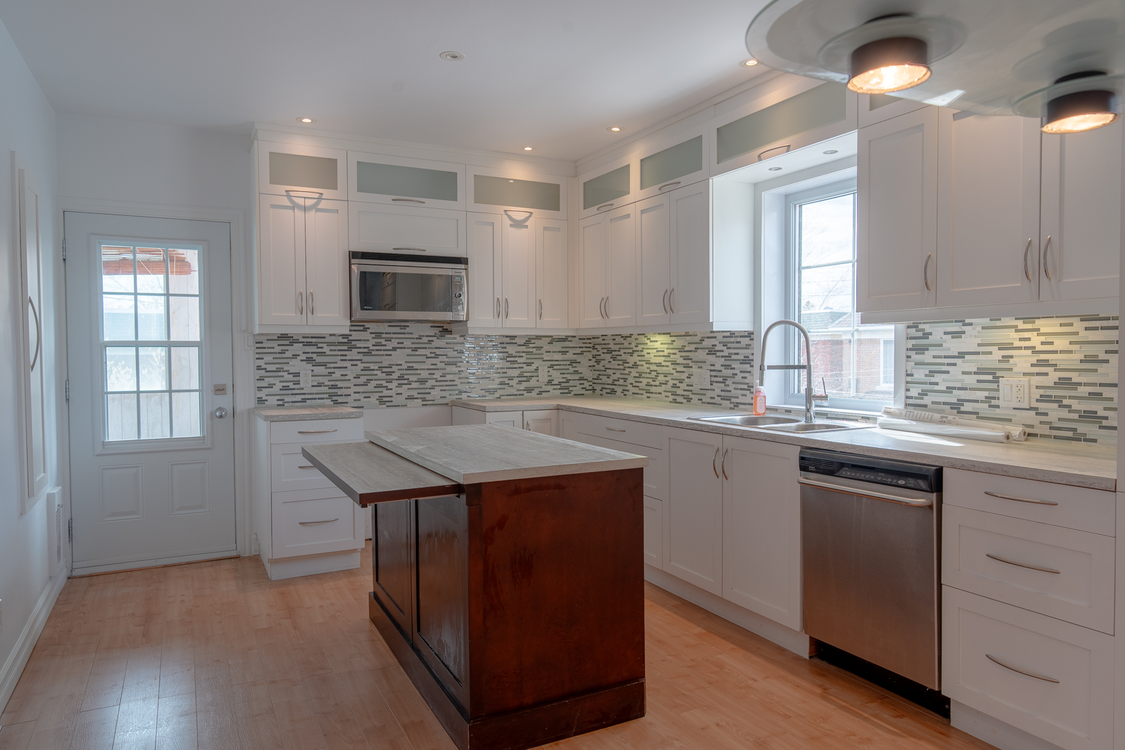 6 ½ (4 CHAMBRES) - À QUELQUES MINUTES DE MARCHE DU MÉTRO DU COLLÈGE - RÉNOVÉ EN 2025 / 6 ¼ (4 BEDROOMS) – FEW MINUTES FROM METRO DU COLLEGE - RENOVATED IN 2025 | 1443569434