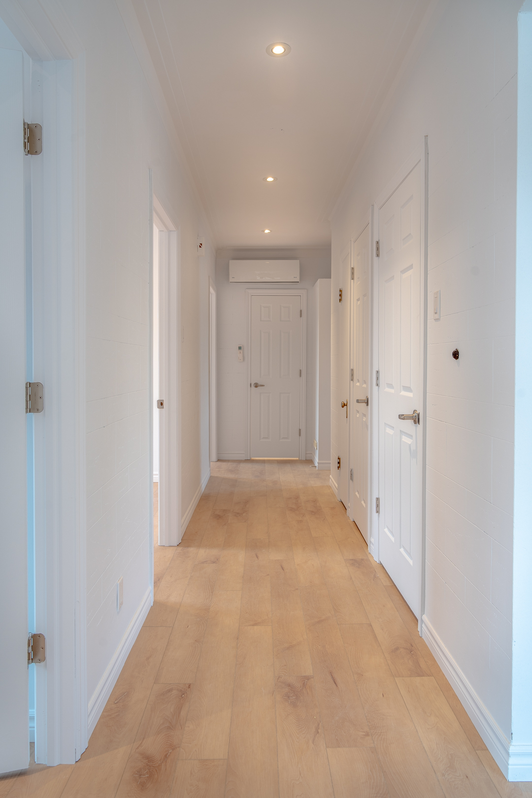 6 ½ (4 CHAMBRES) - À QUELQUES MINUTES DE MARCHE DU MÉTRO DU COLLÈGE - RÉNOVÉ EN 2025 / 6 ¼ (4 BEDROOMS) – FEW MINUTES FROM METRO DU COLLEGE - RENOVATED IN 2025 | 1443569434